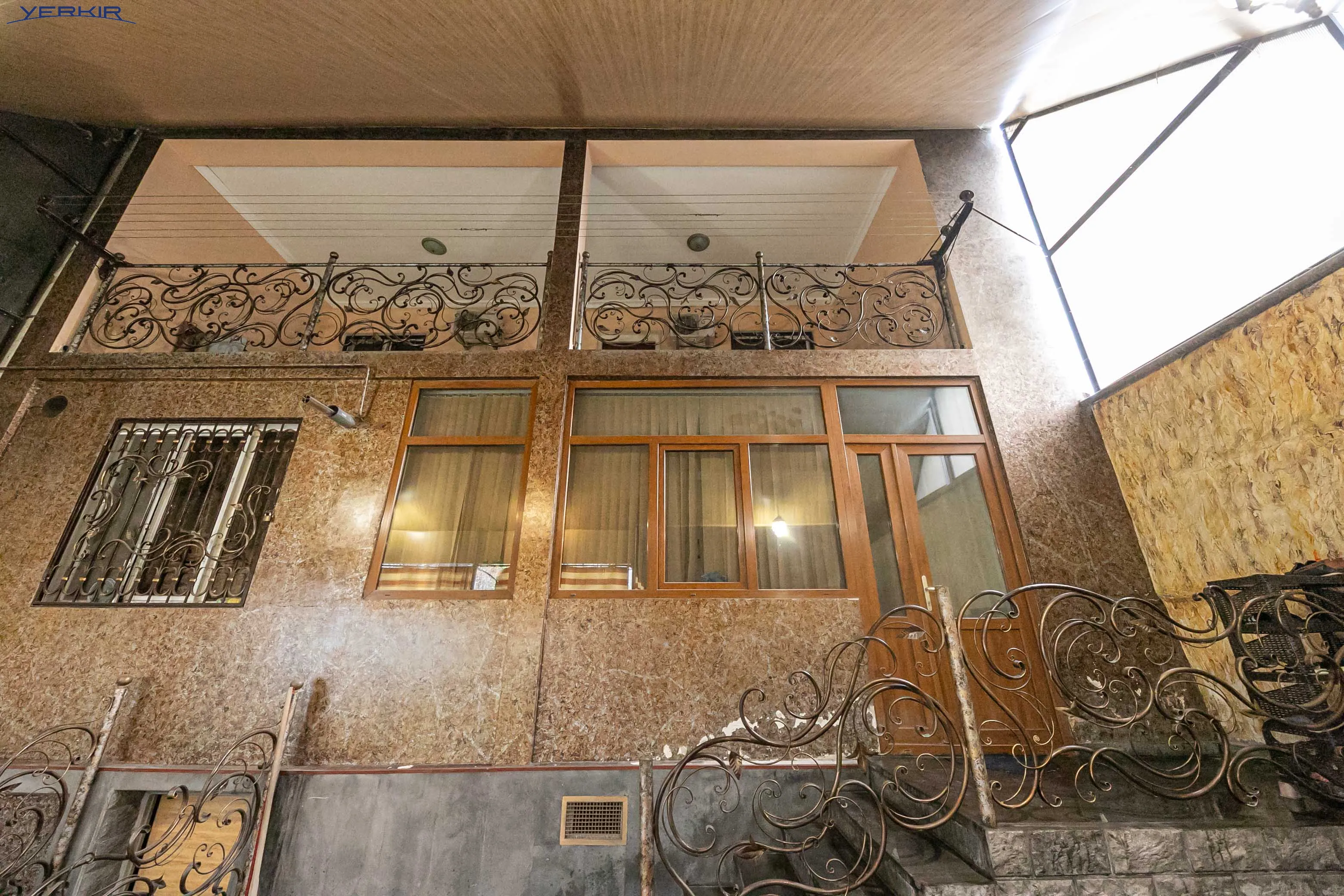 Houses Code: 9+5176260