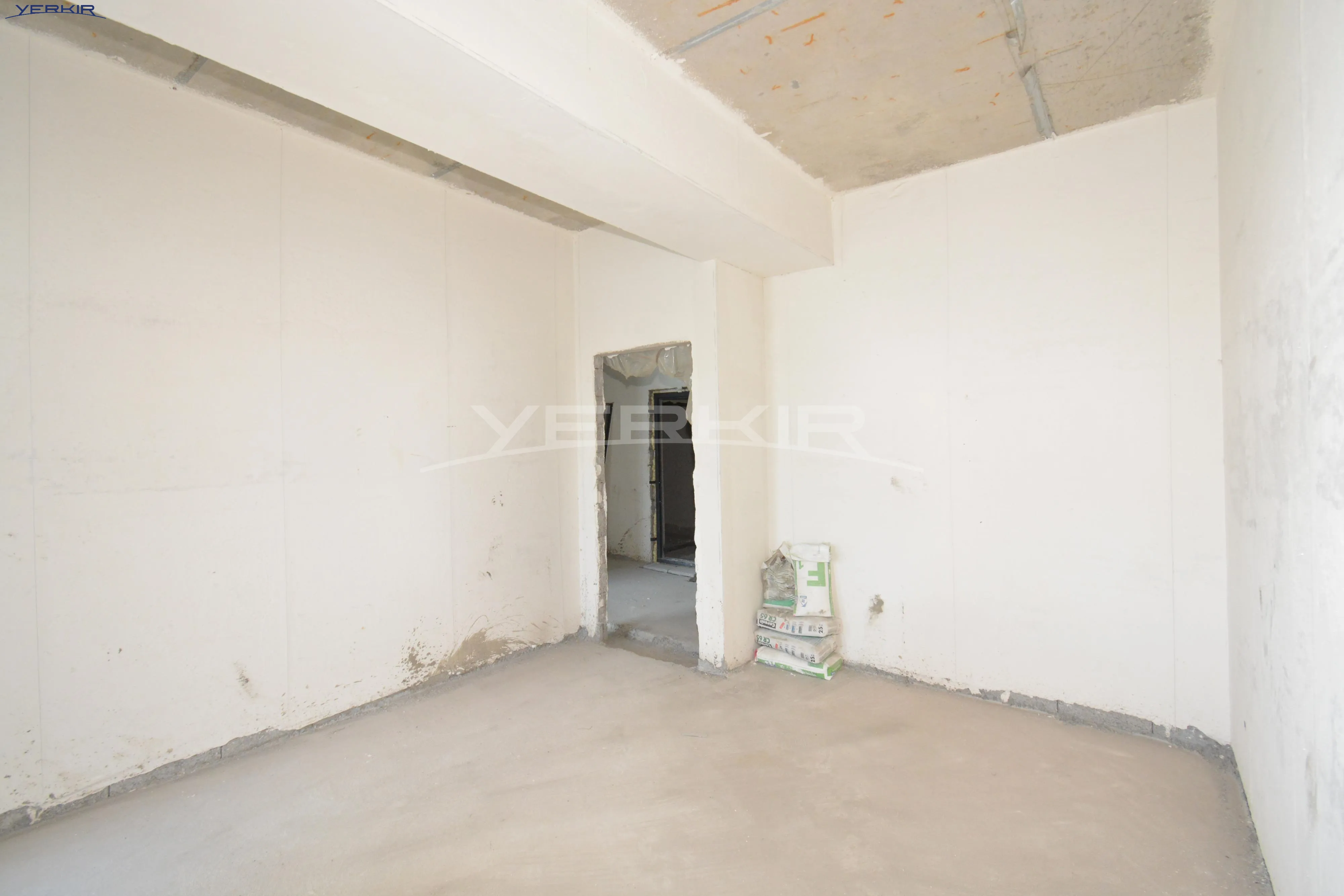 Apartments Code: 9+3341311