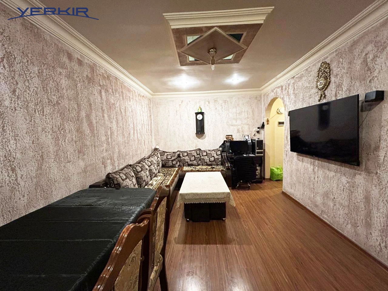 Apartments Code: 5+116327