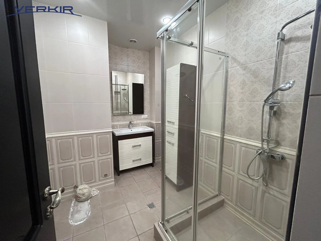 Բնակարաններ Կոդ` 5+417168