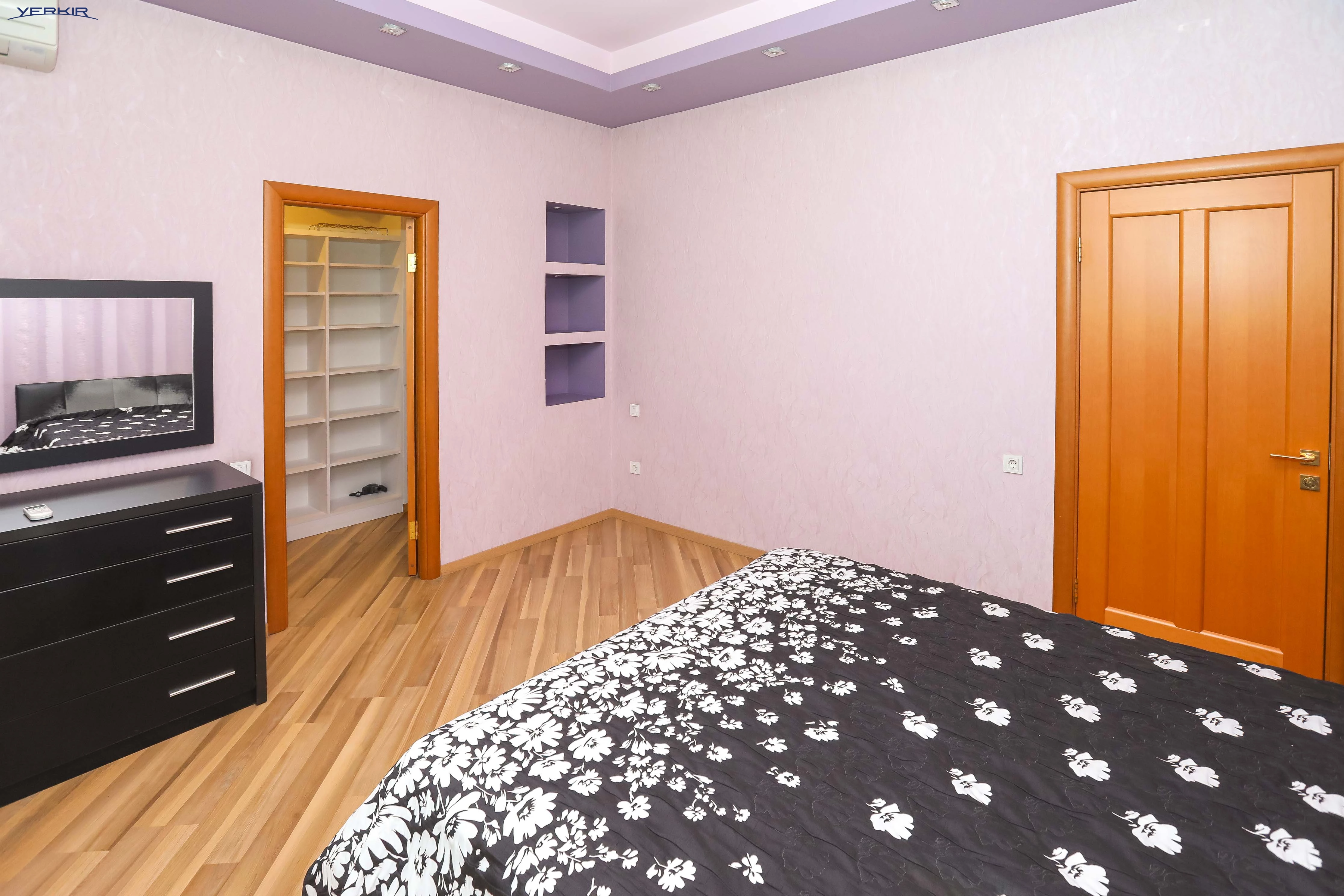 Apartments Code: 10+320880