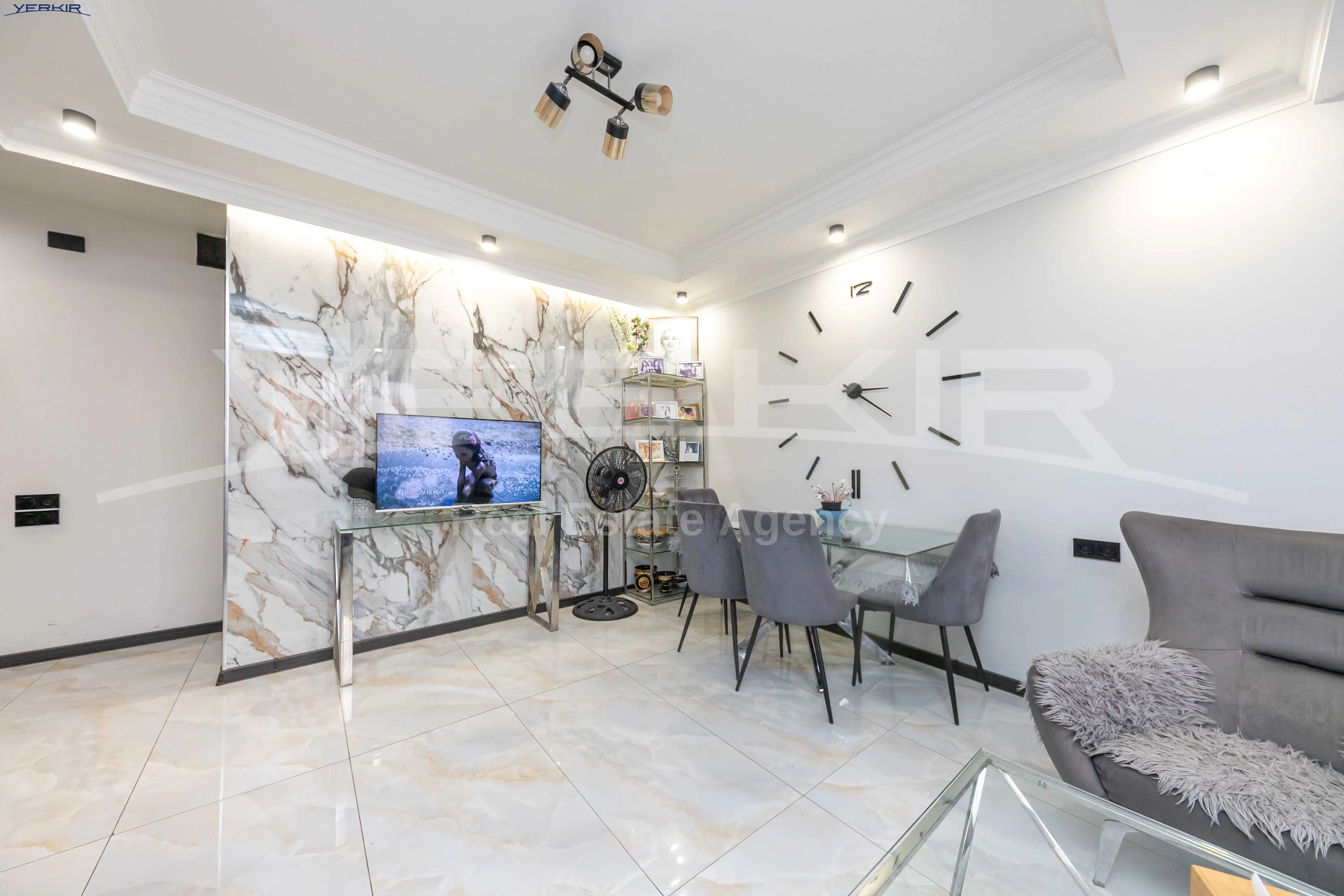 Apartments Code: 5+2270137