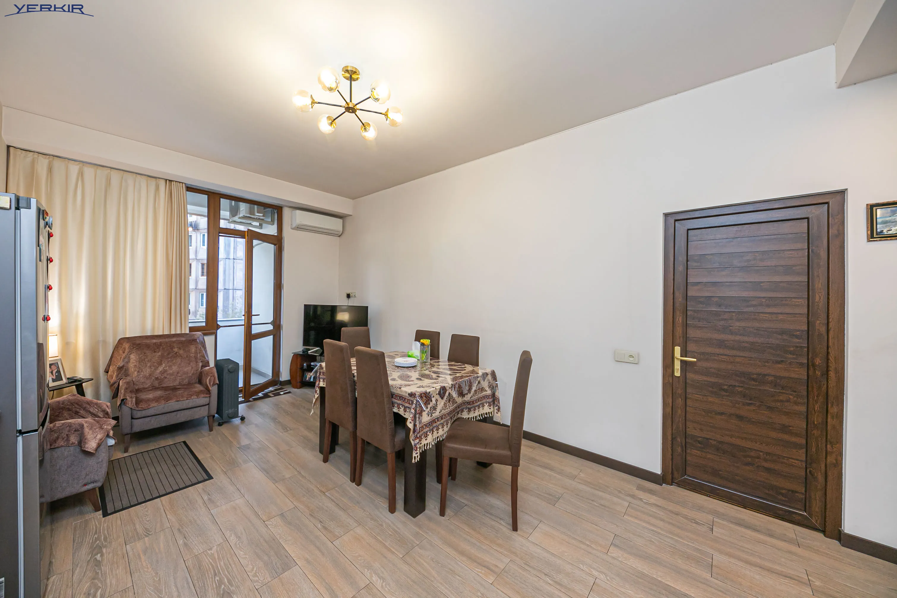 Բնակարաններ Կոդ` 10+2410137