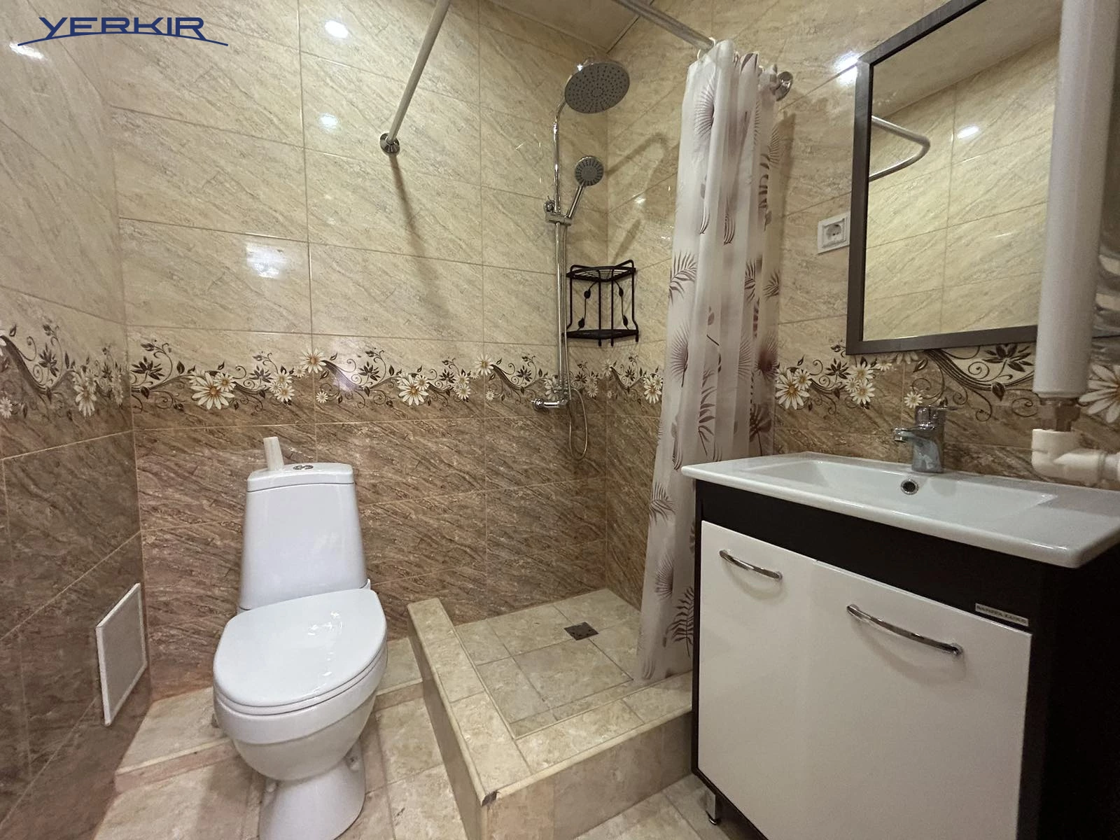 Apartments Code: 5+113140