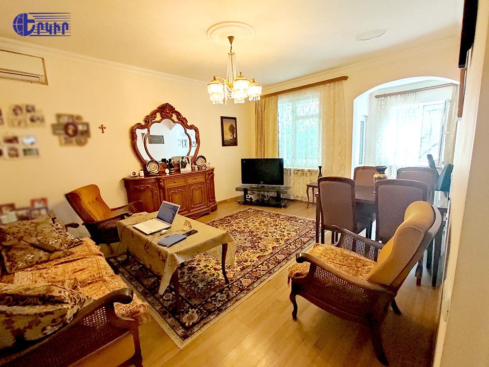 Առանձնատներ Կոդ` 3+51641