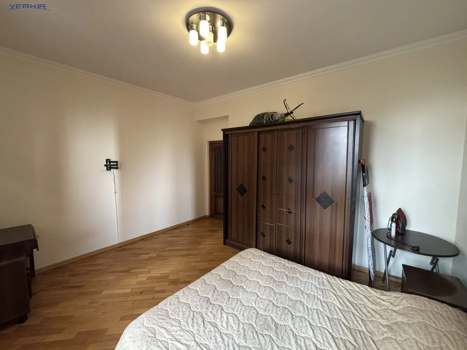 Apartments Code: 9+3767840