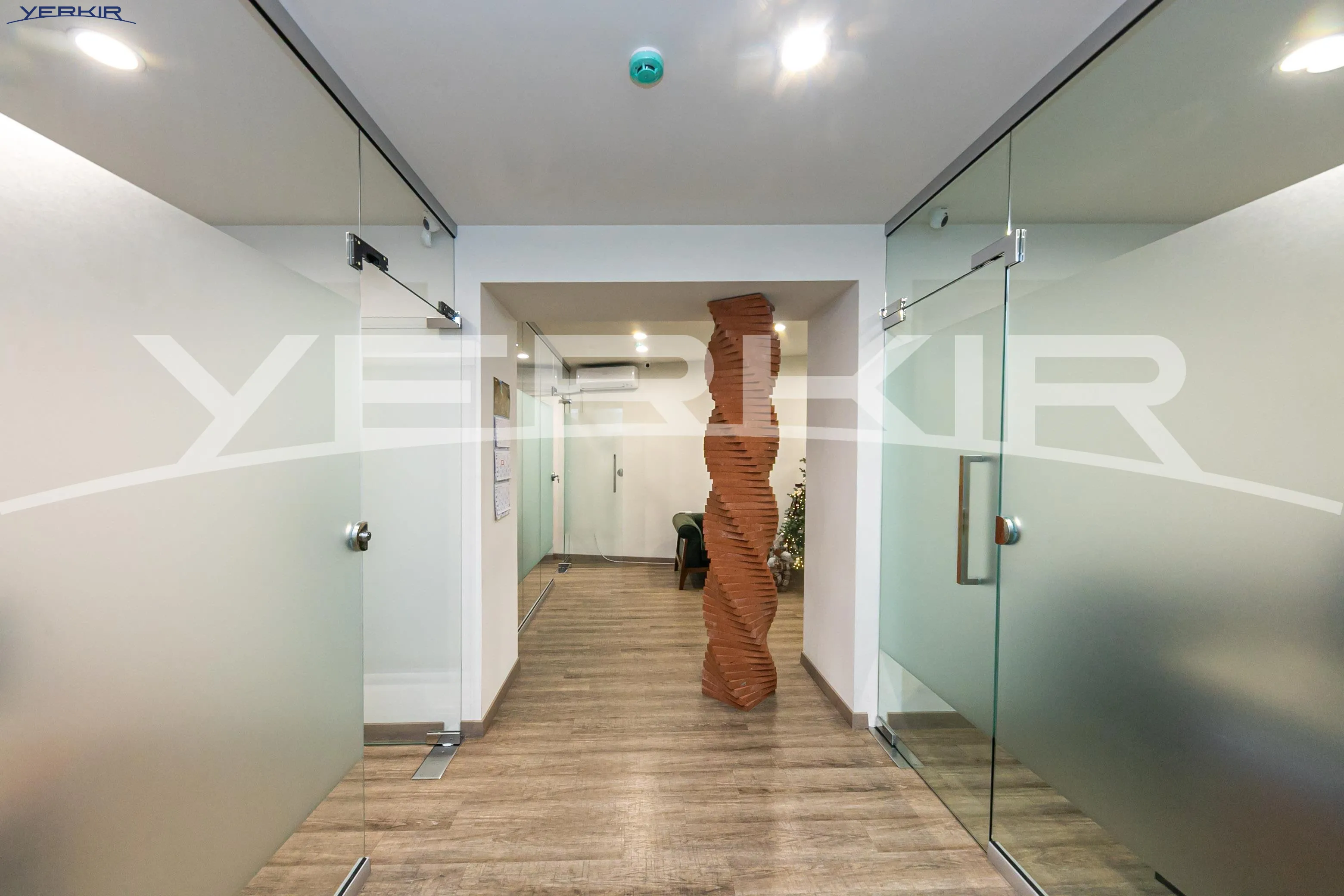 Commercial properties Code: 10+90163