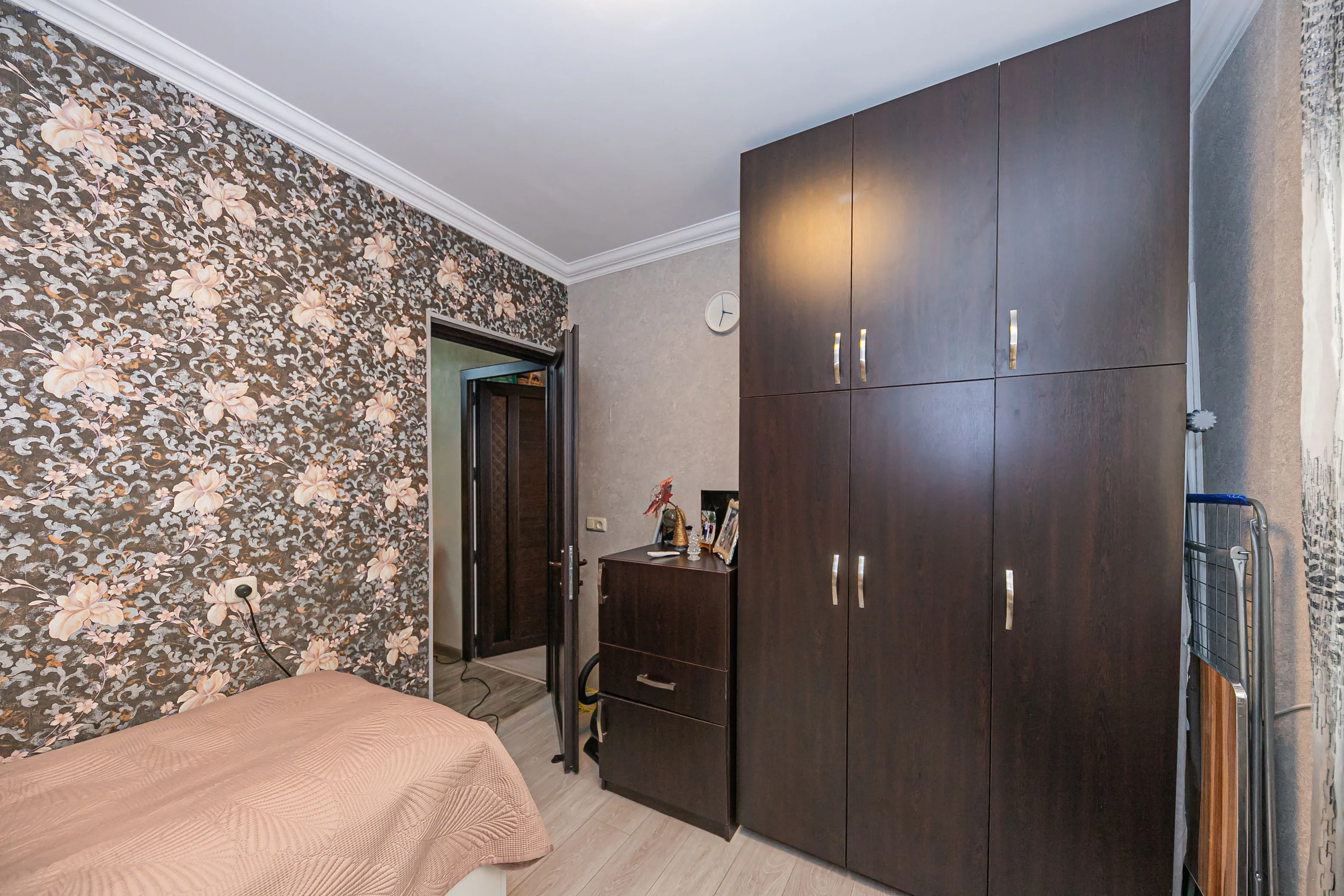 Բնակարաններ Կոդ` 10+3166121