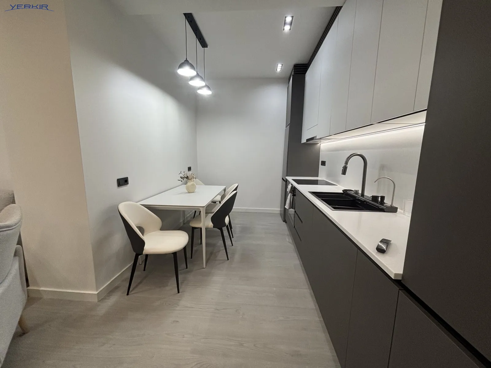 Apartments Code: 10+2295369