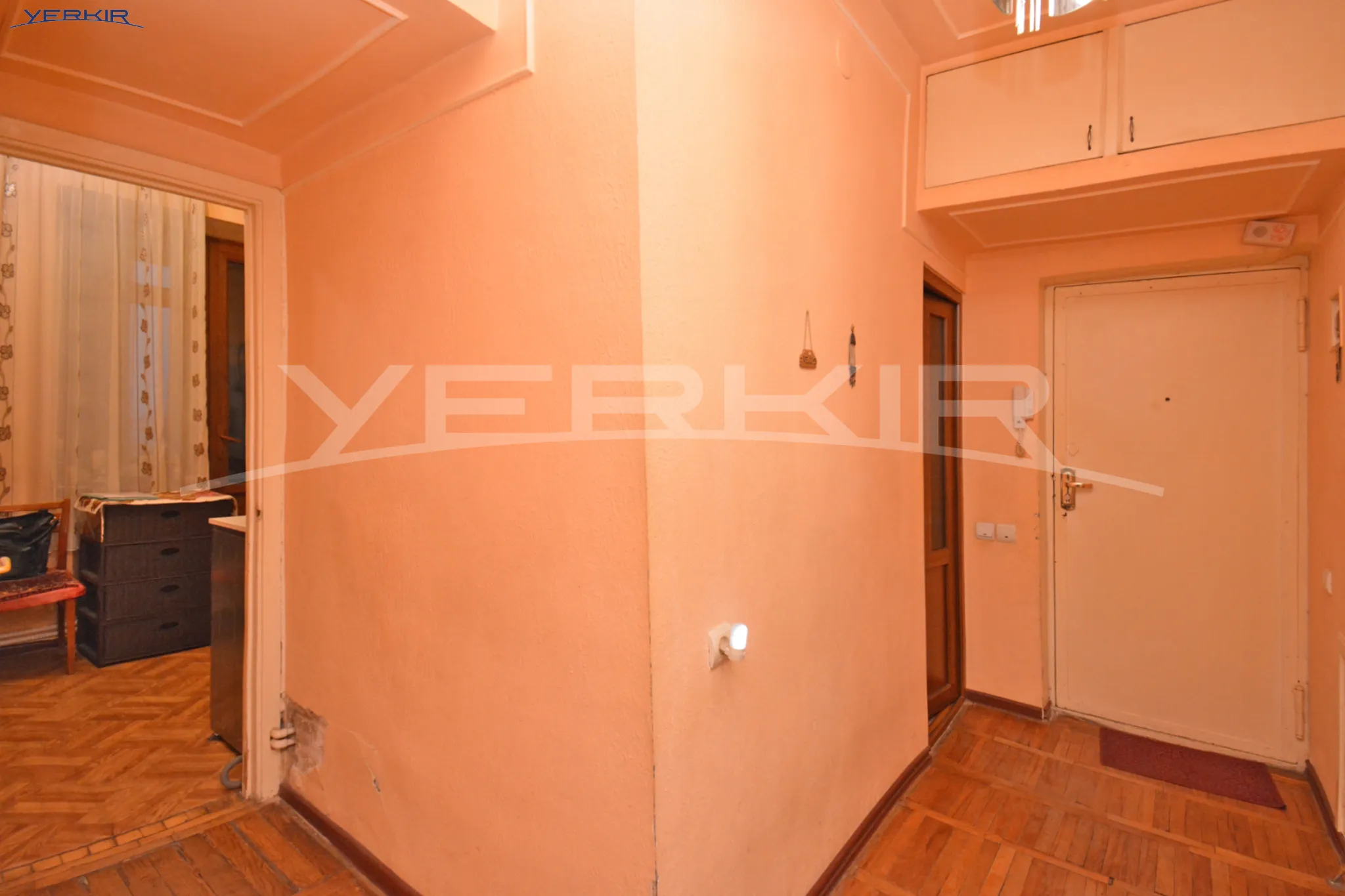 Apartments Code: 9+3136637
