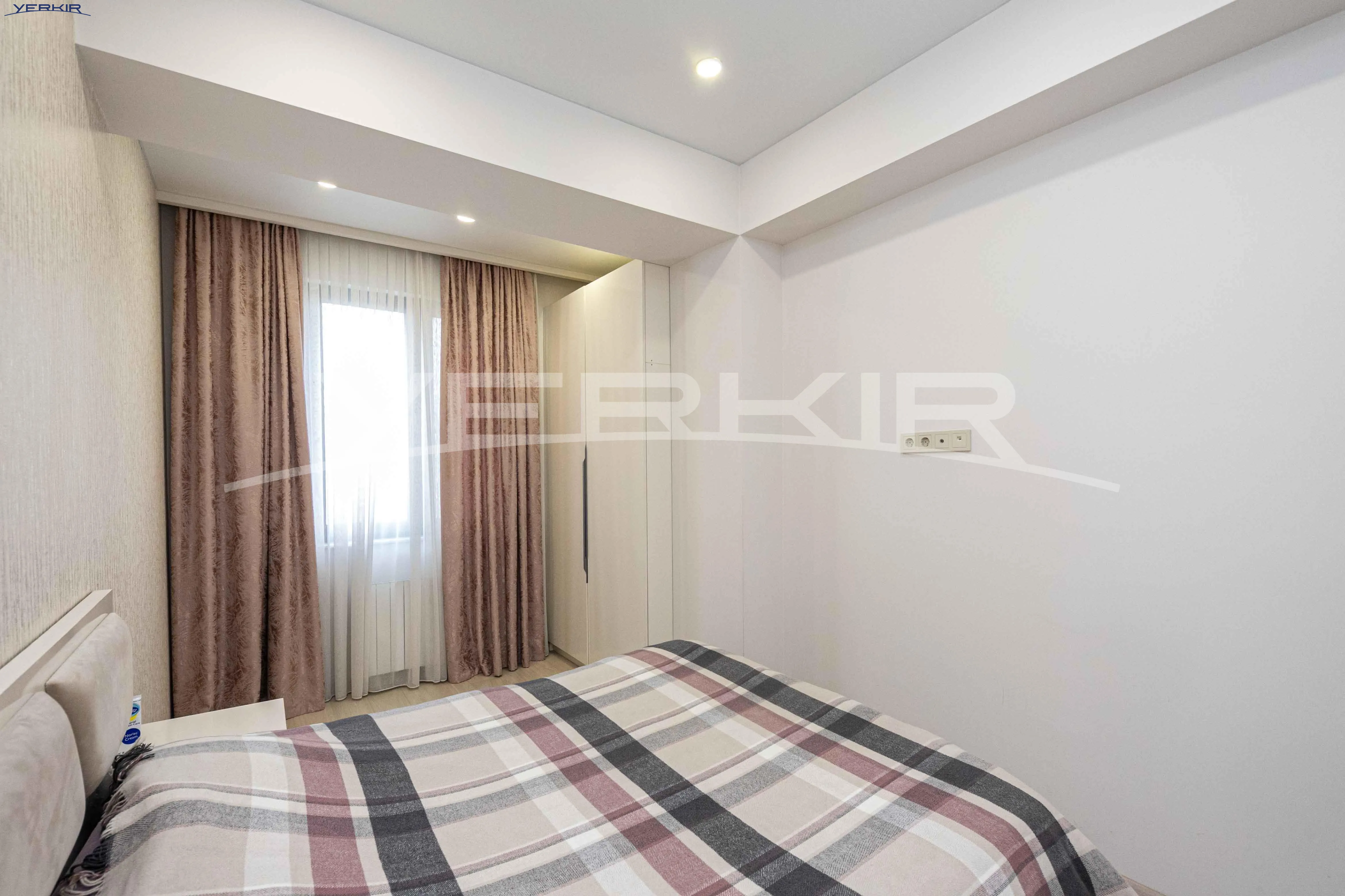 Apartments Code: 10+3988285