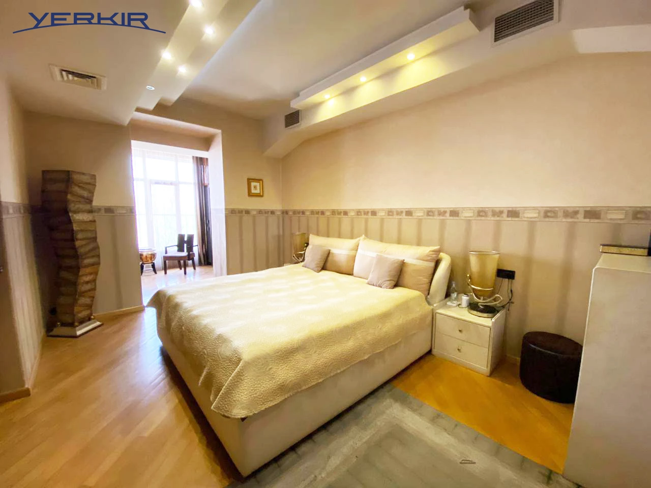 Apartments Code: 9+816390