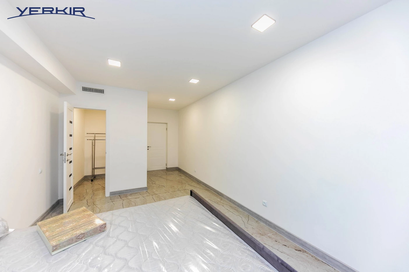 Apartments Code: 5+215285