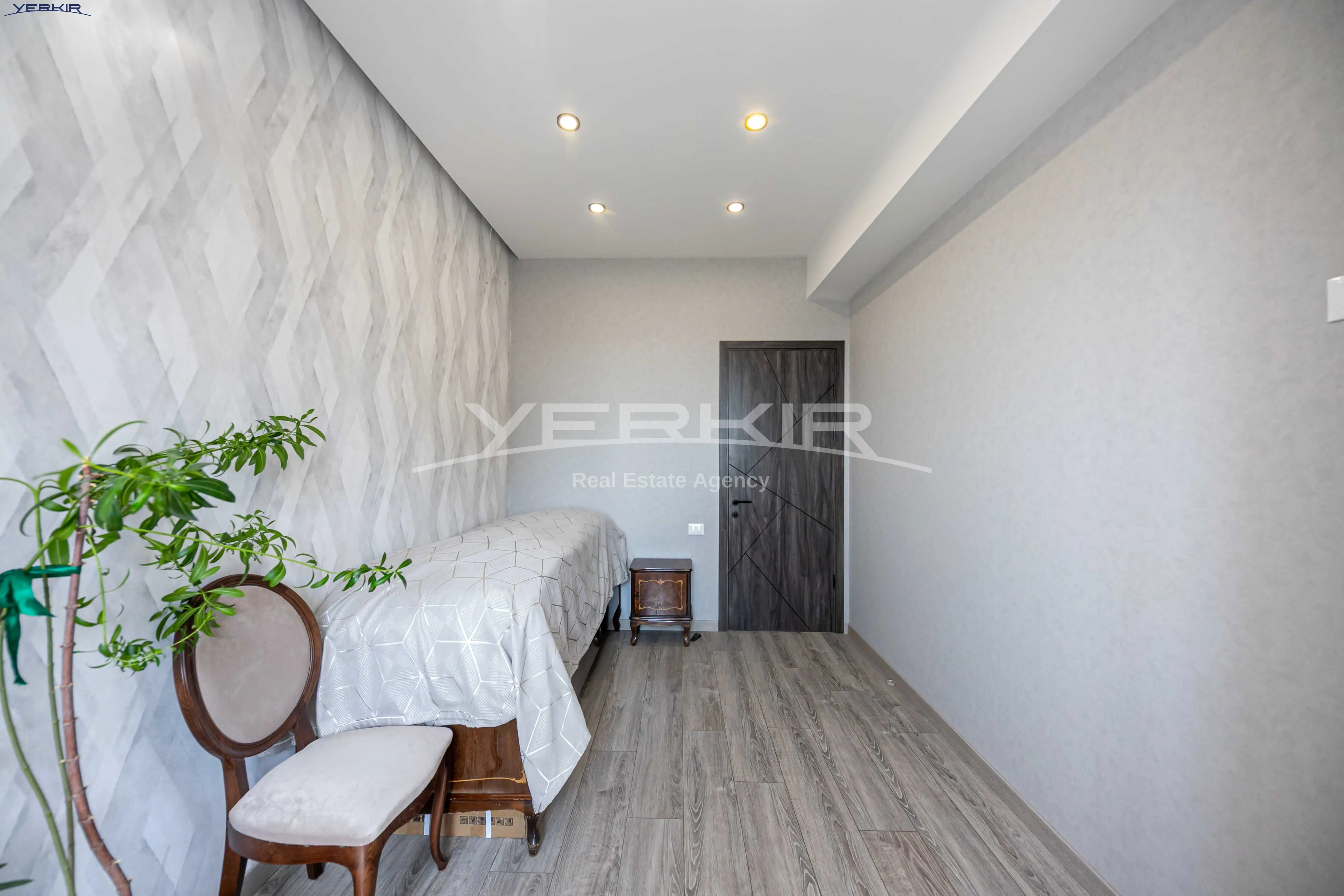 Apartments Code: 1+4489807