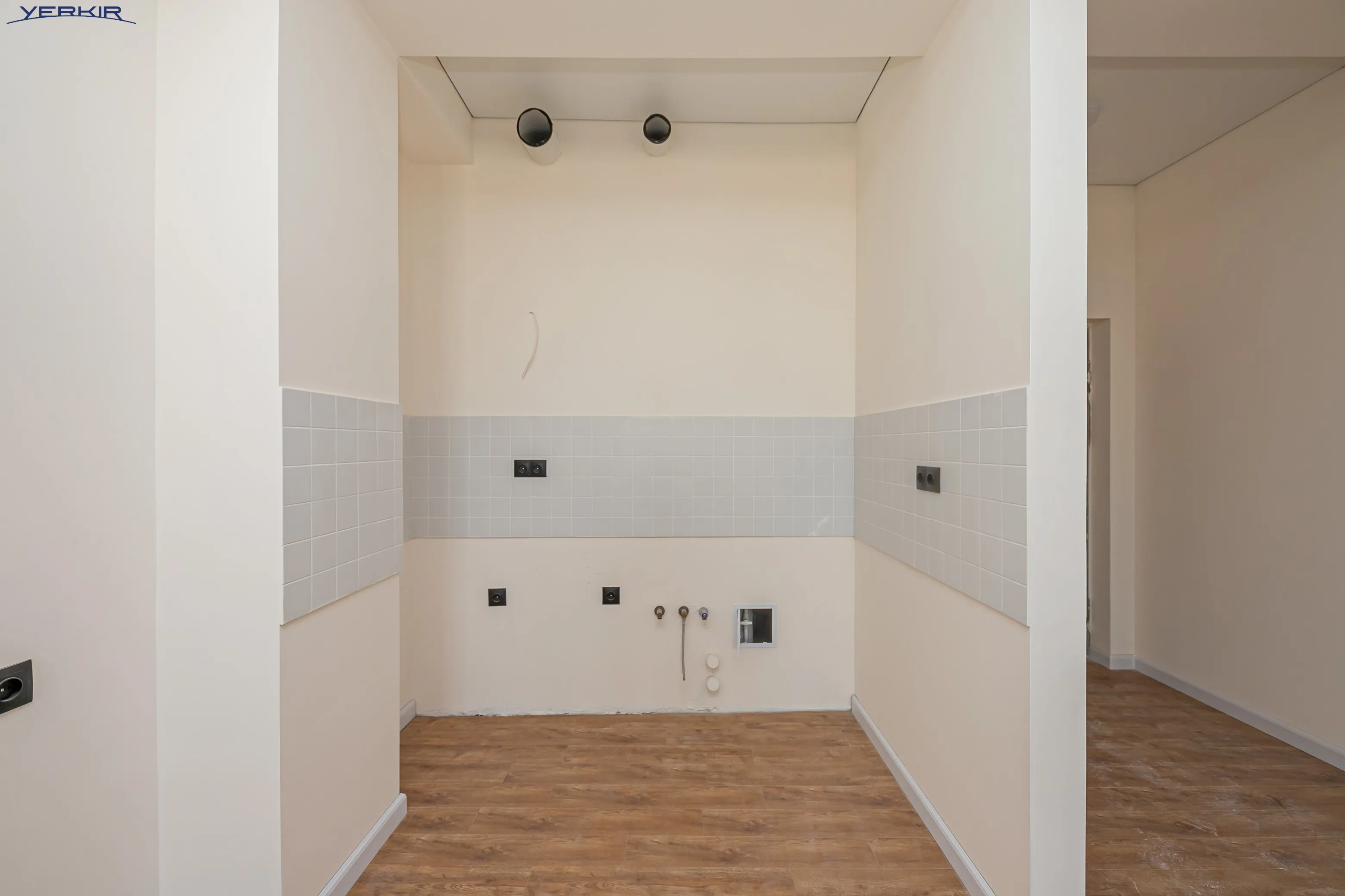 Apartments Code: 5+2454435