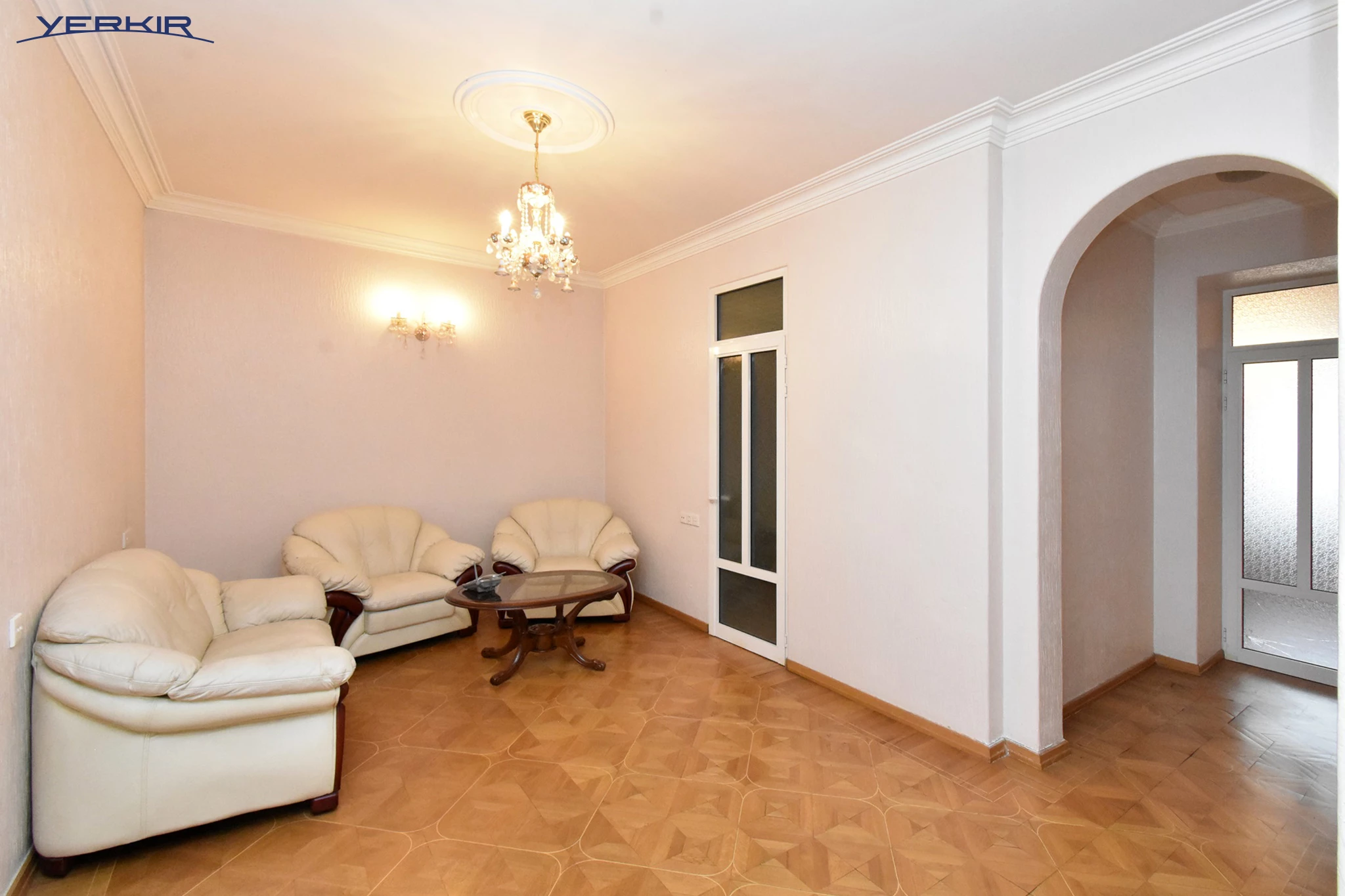 Բնակարաններ Կոդ` 5+821260