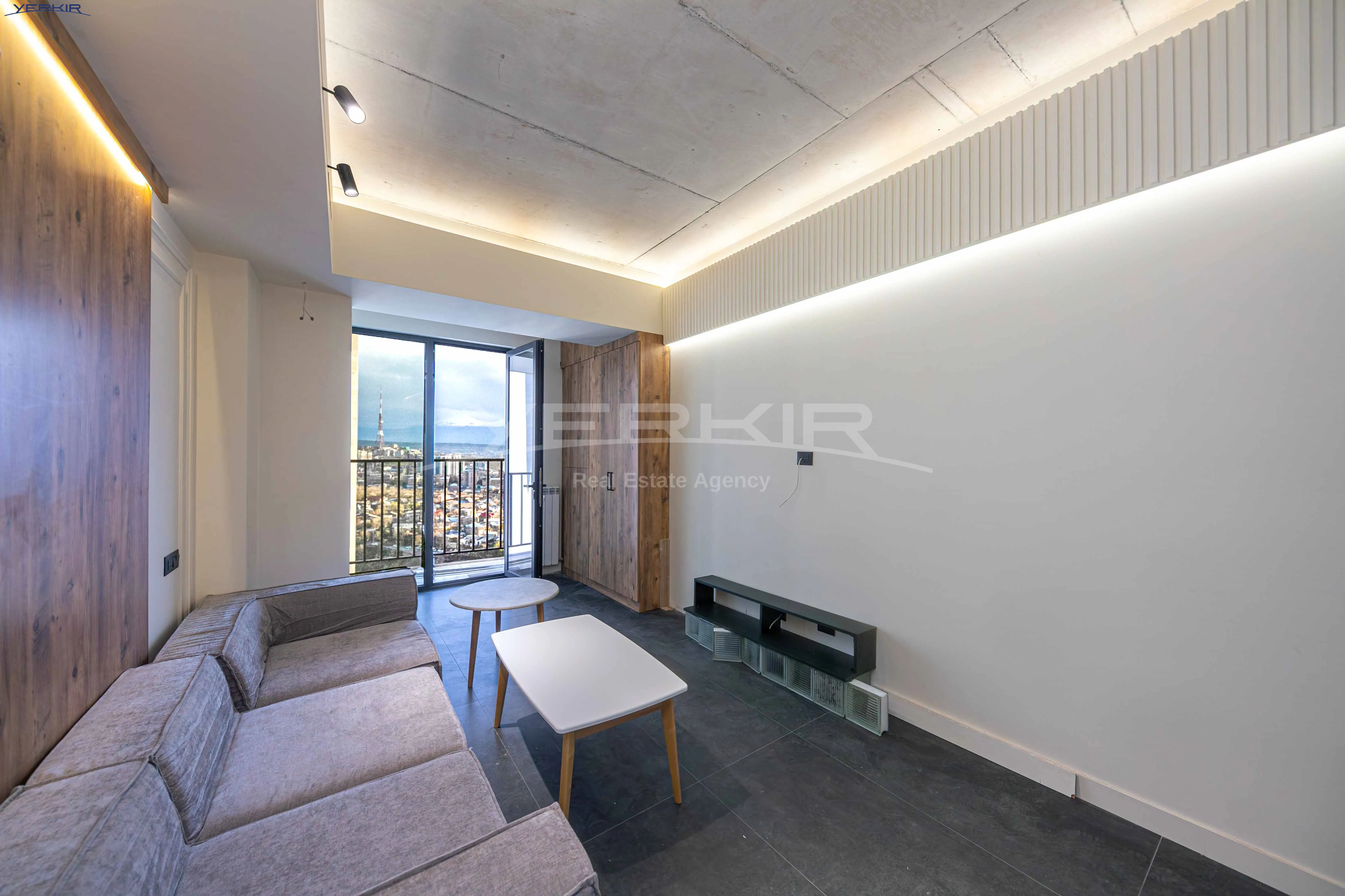 Apartments Code: 5+2985982