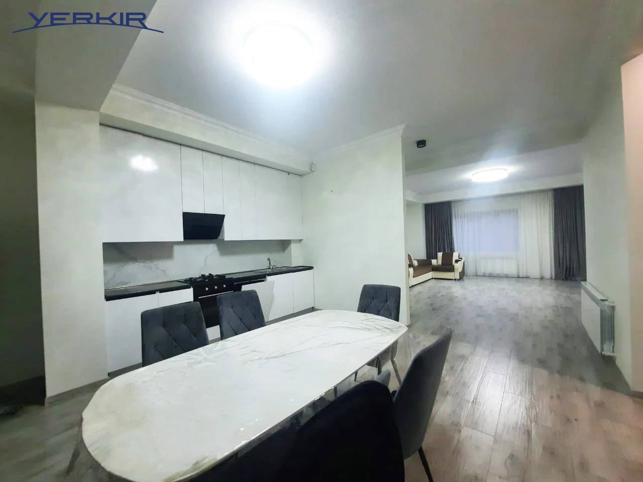 Apartments Code: 5+414837