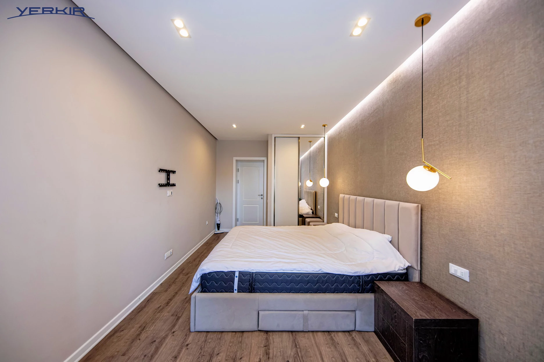 Apartments Code: 5+212098