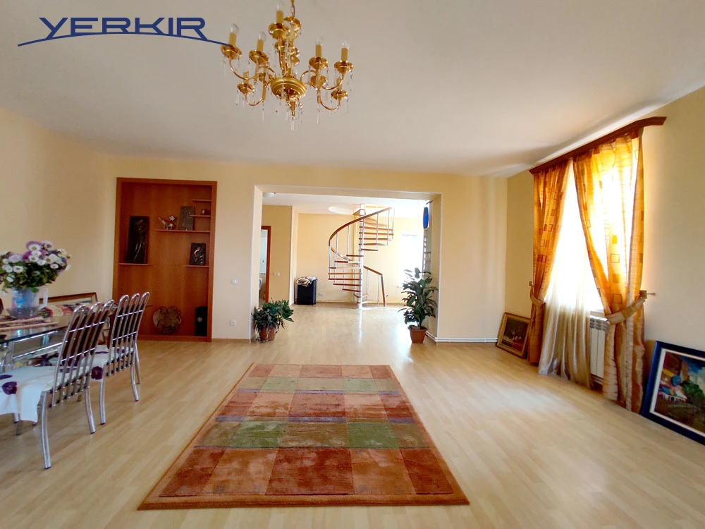 Առանձնատներ Կոդ` 3+505508