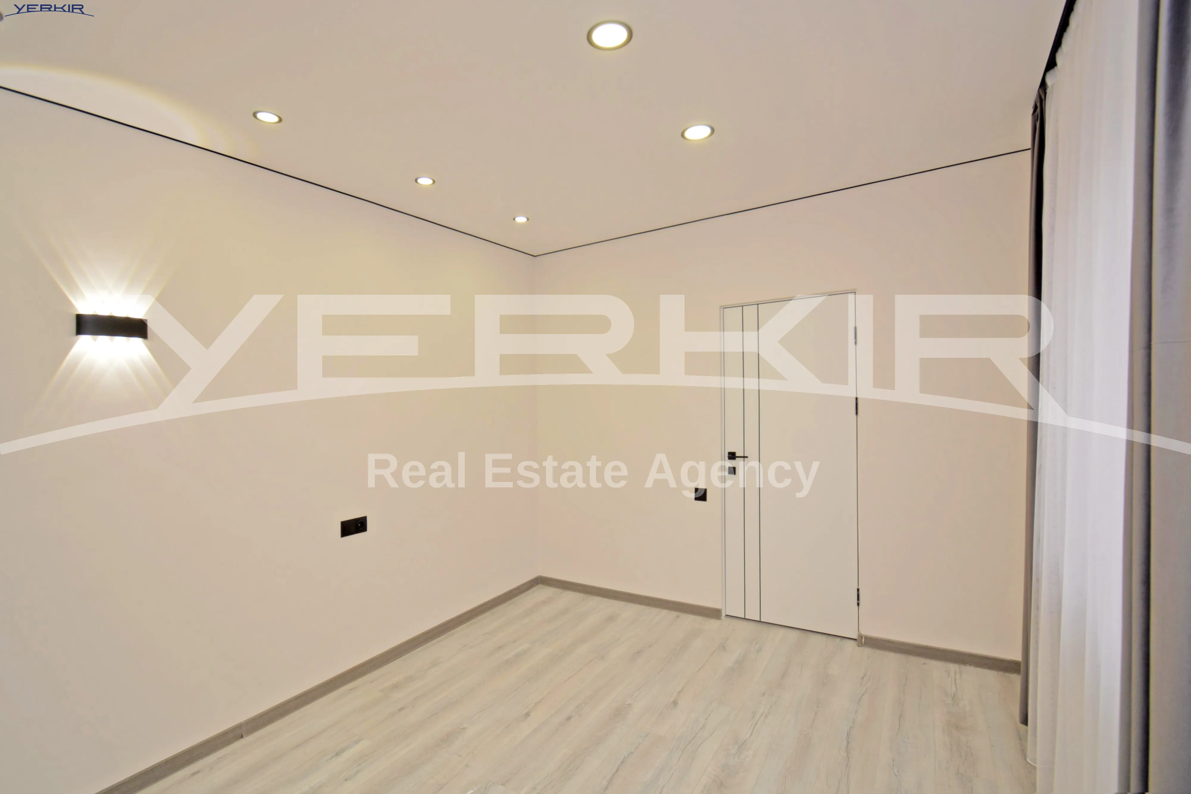 Apartments Code: 3+4294219
