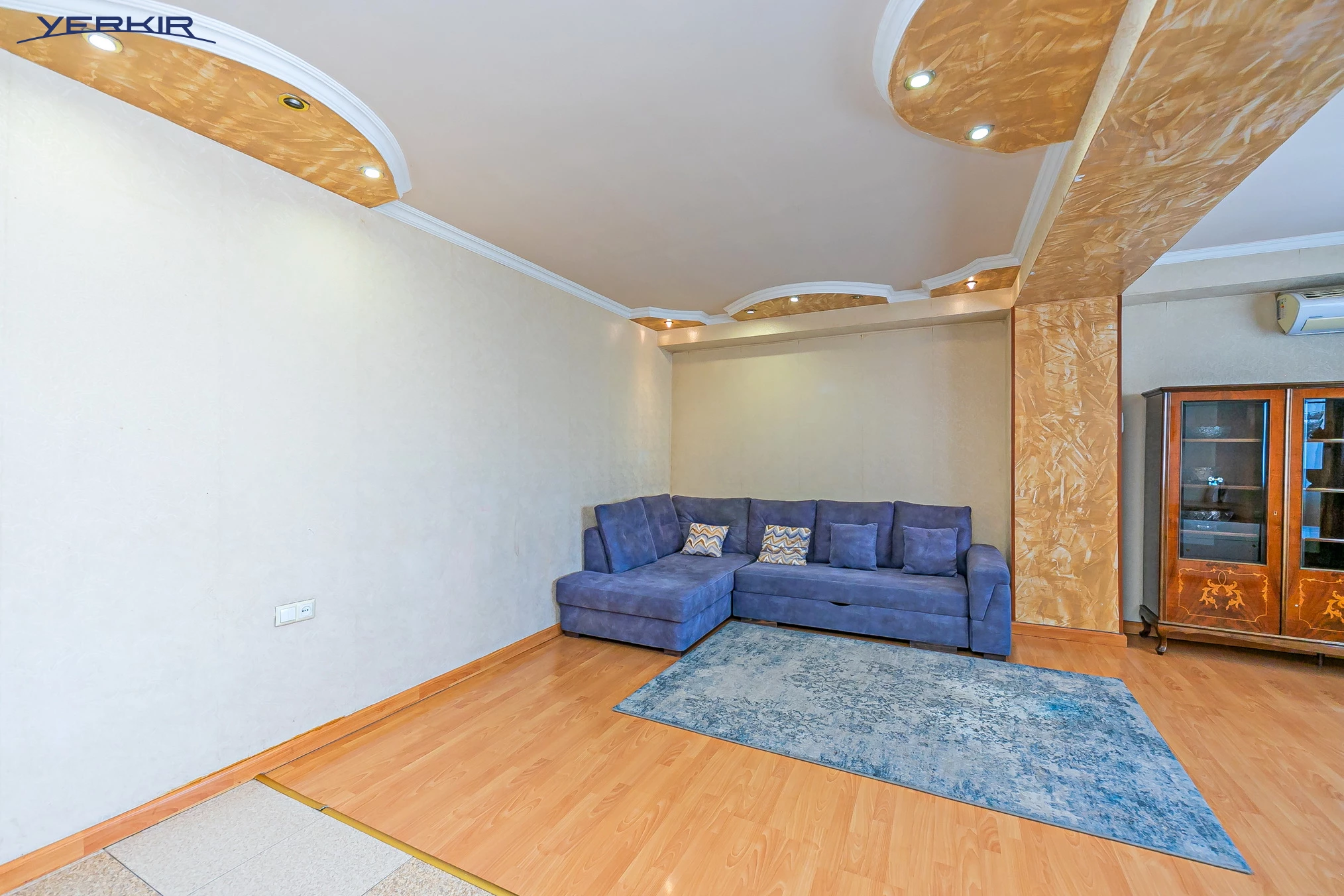 Apartments Code: 5+218964