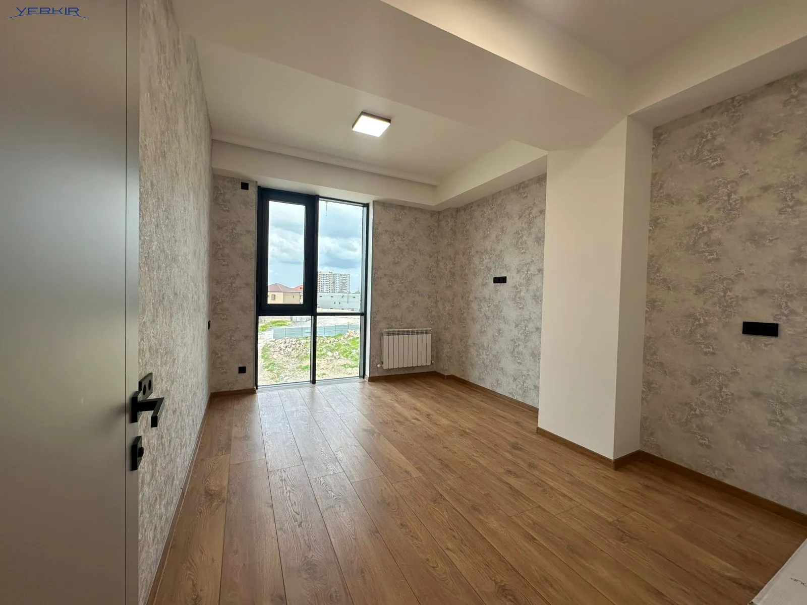 Apartments Code: 9+3768613