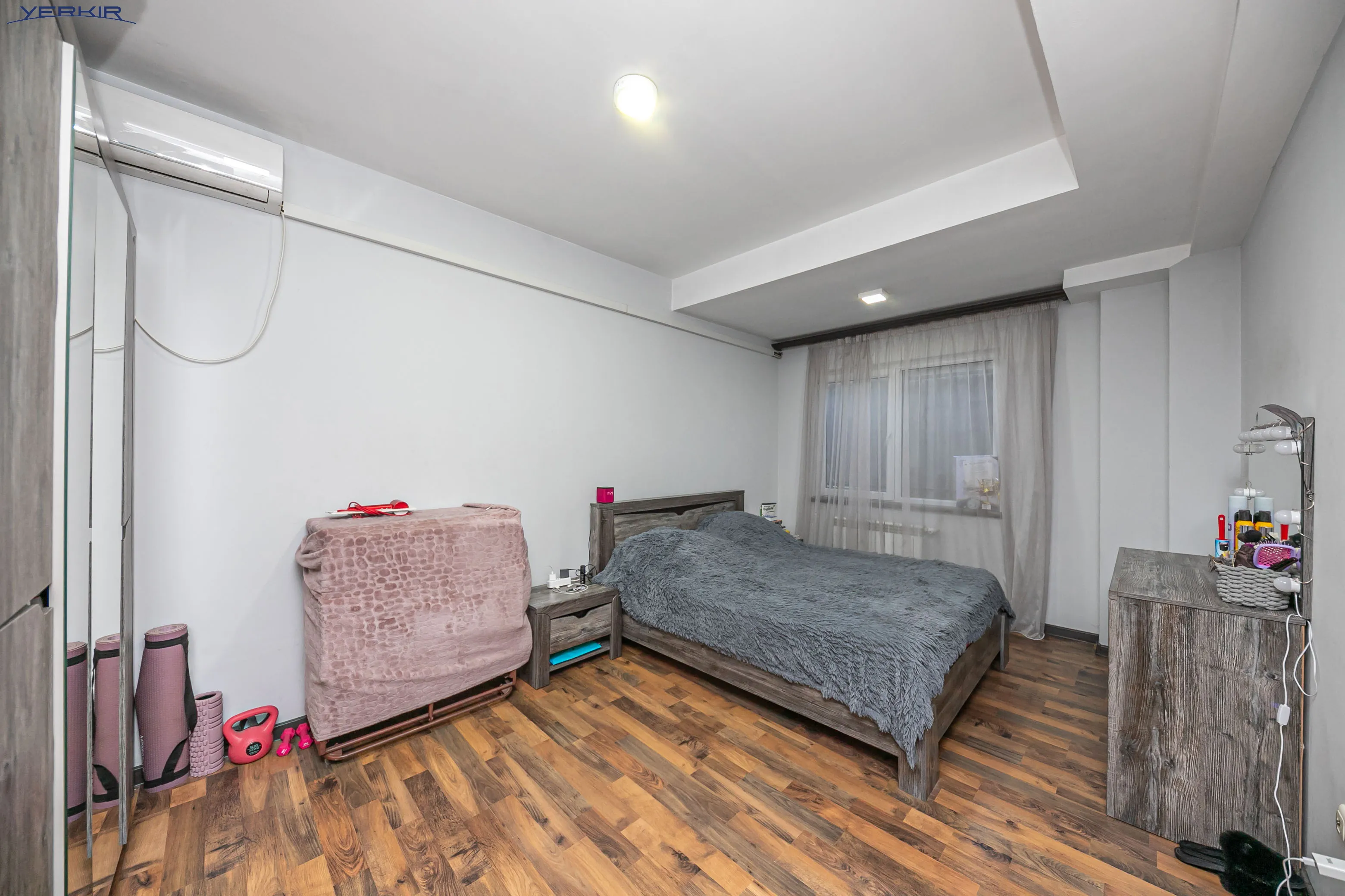 Apartments Code: 9+2383079