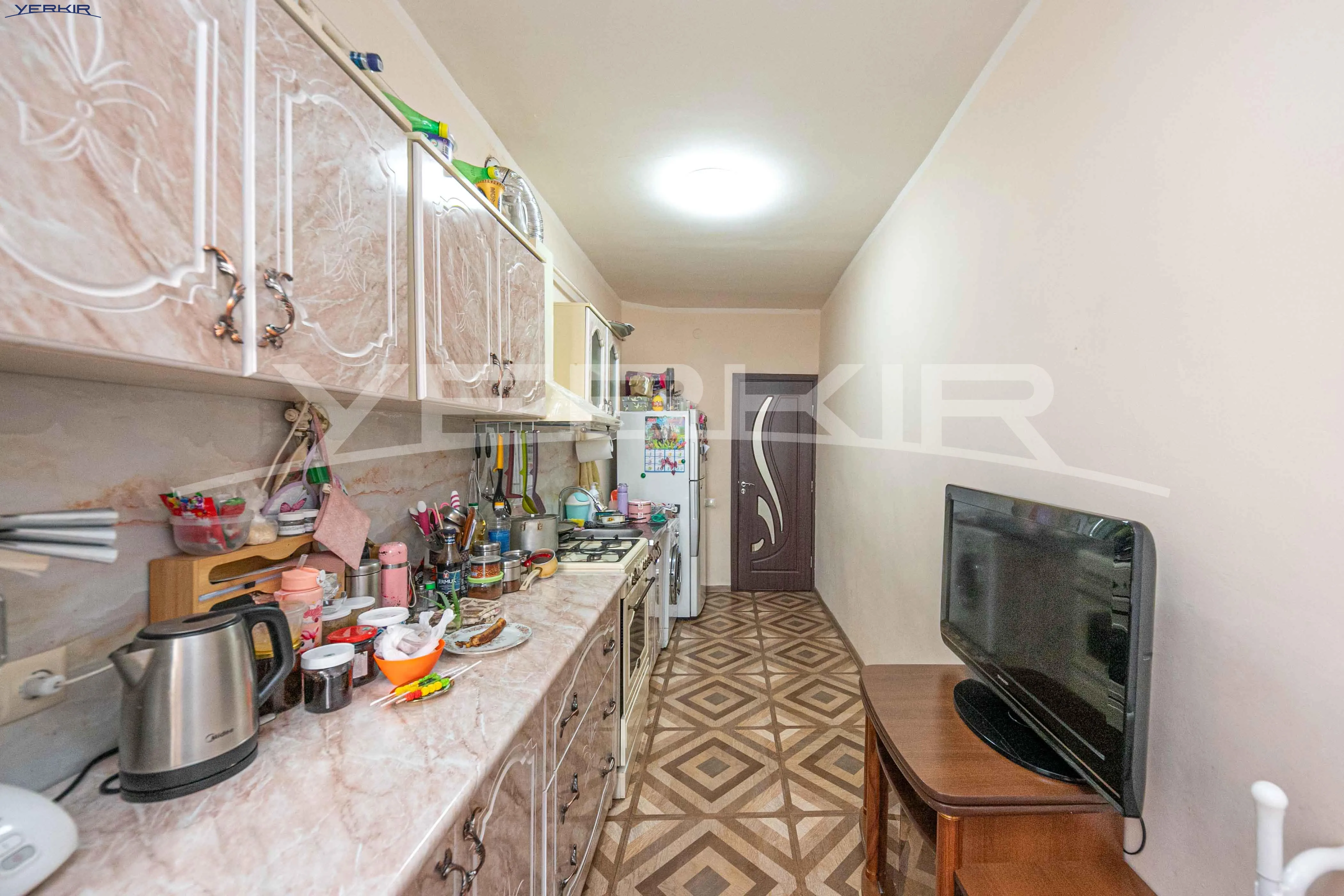 Apartments Code: 10+3292944