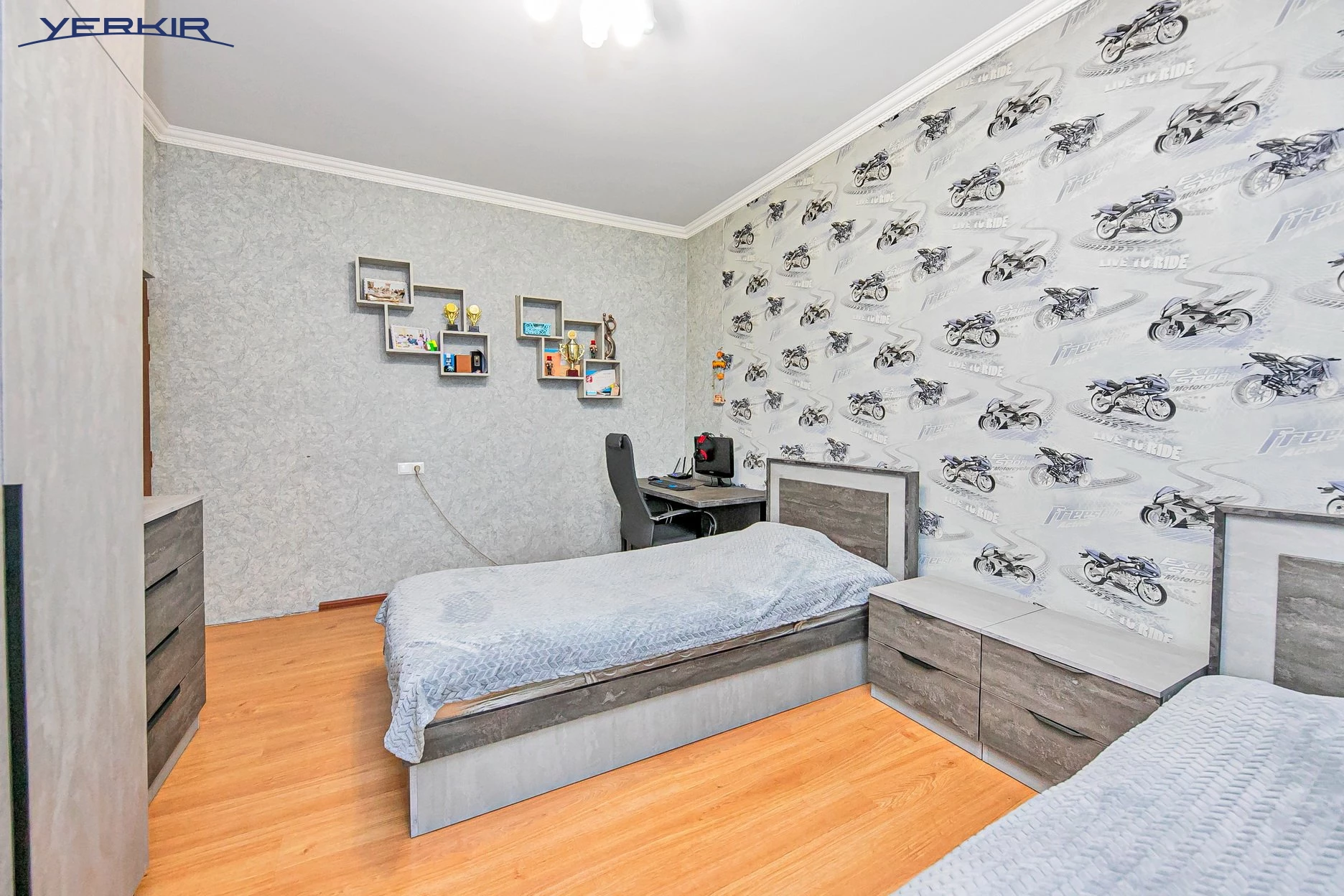 Houses Code: 8+517854