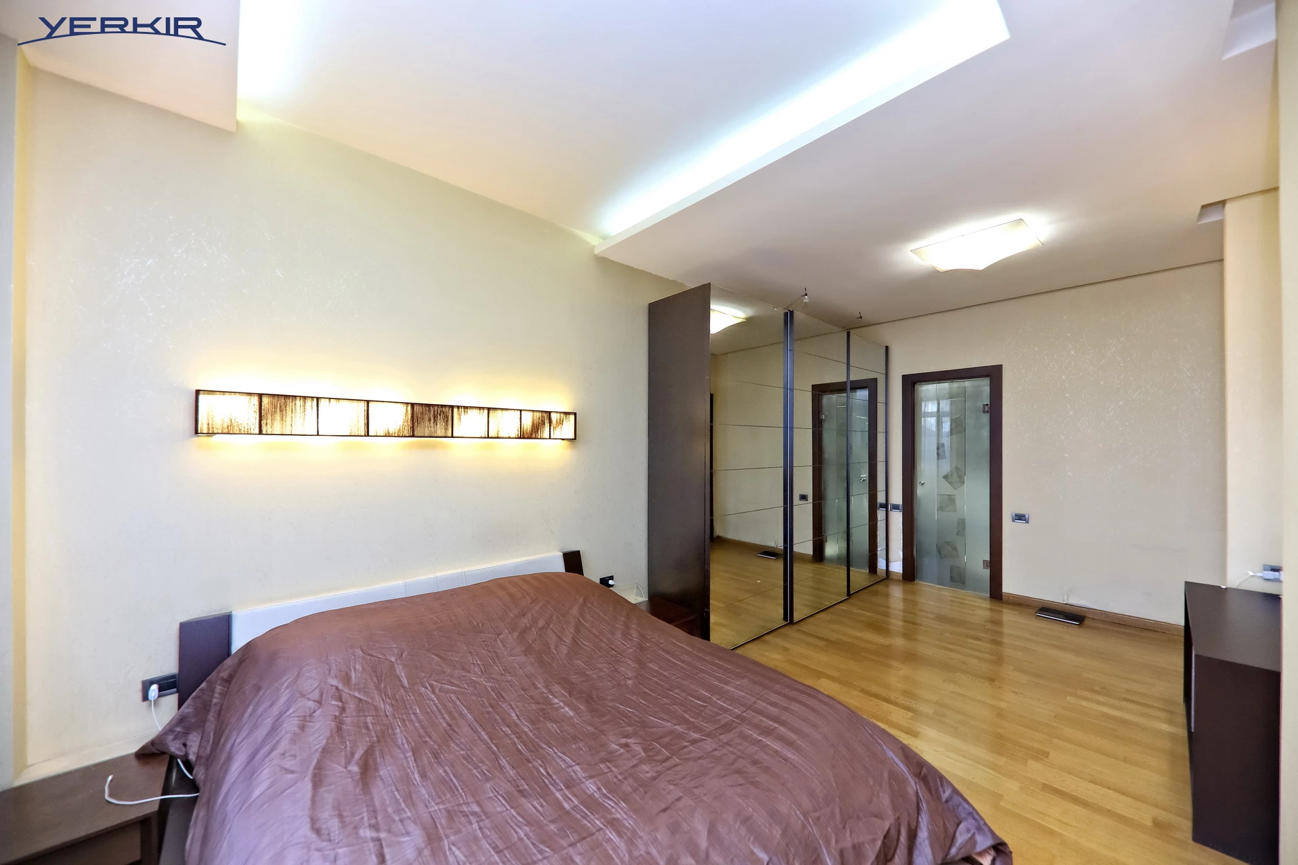 Apartments Code: 1+8347796