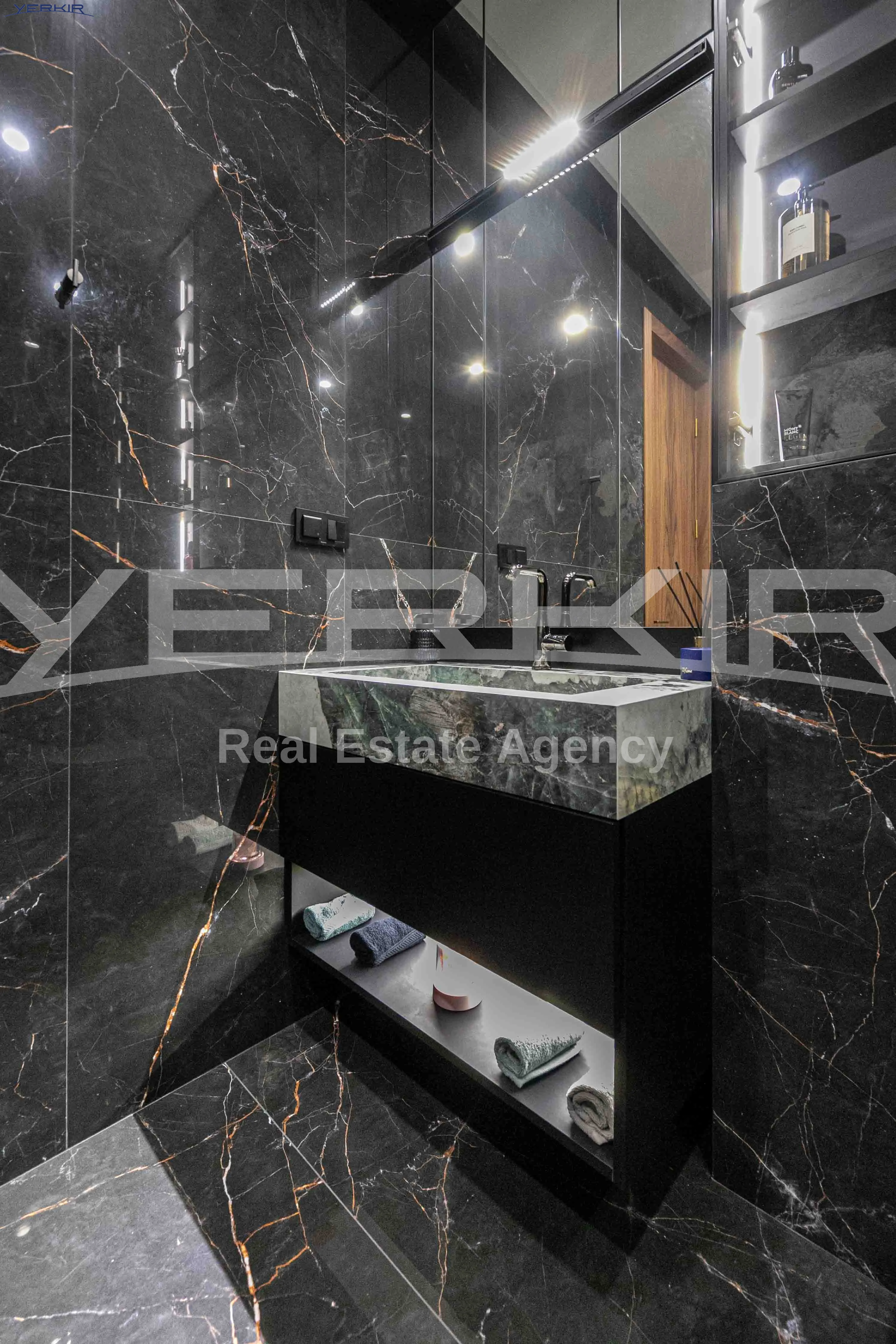 Բնակարաններ Կոդ` 3+2271403