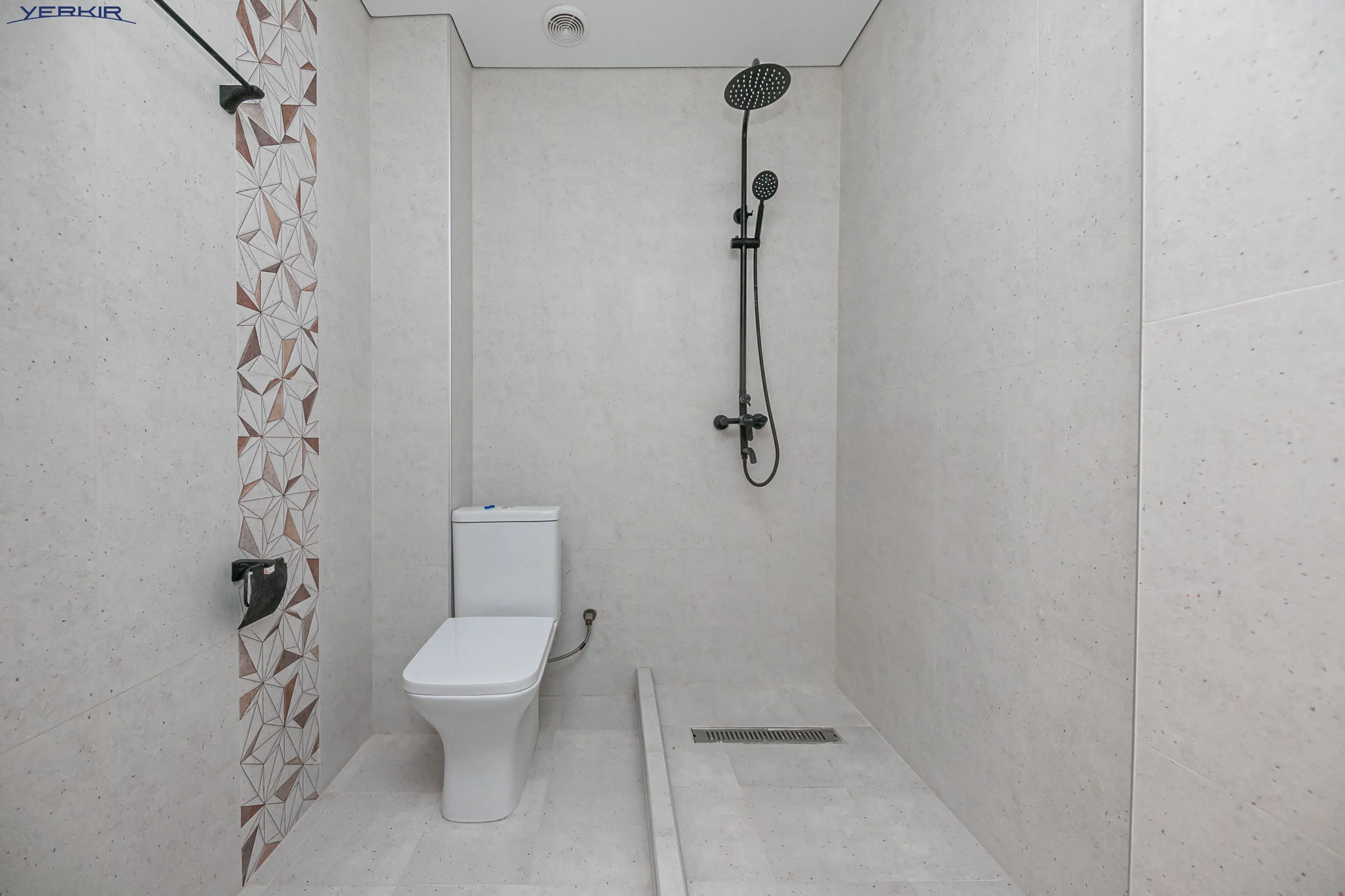 Apartments Code: 5+2454435