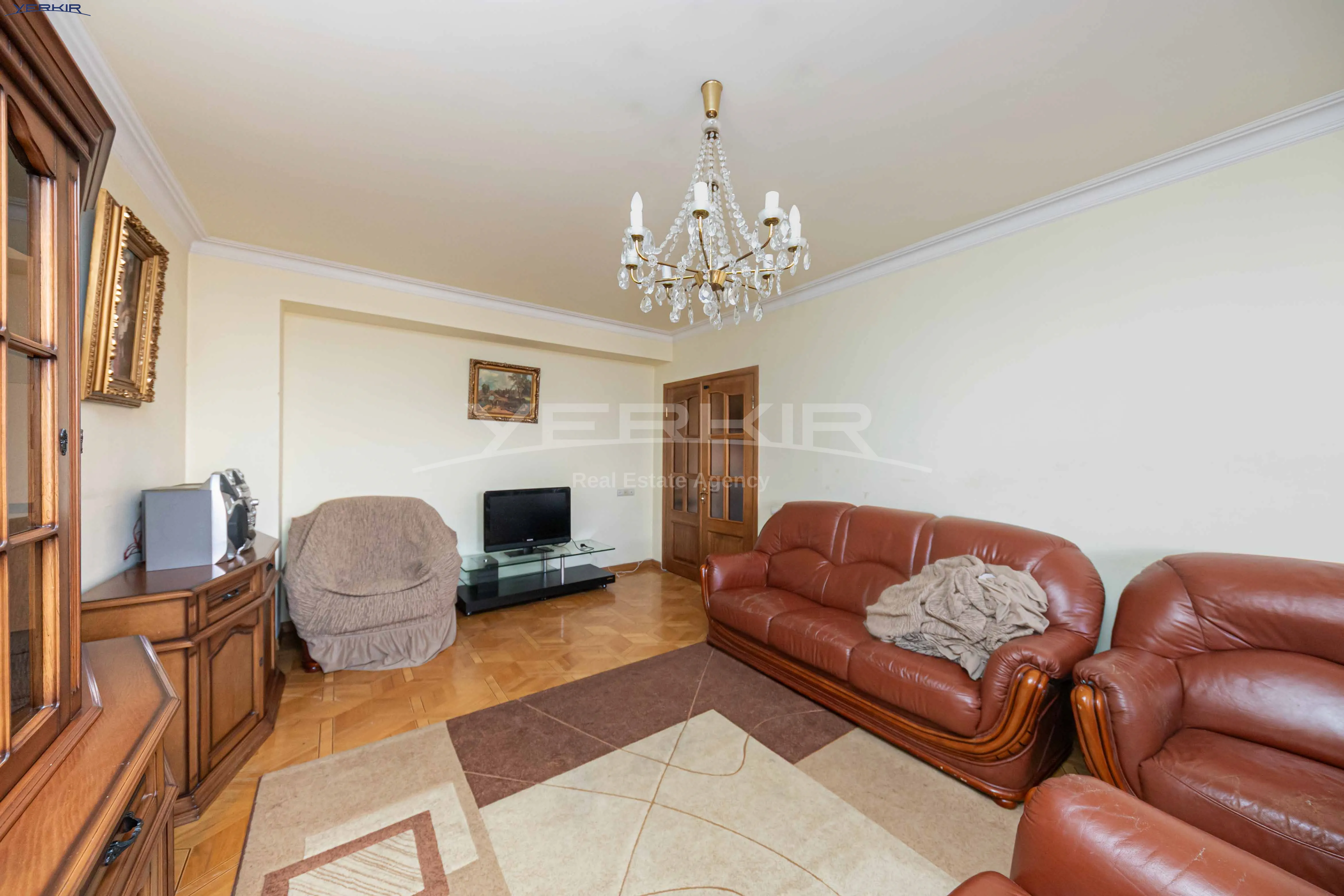 Apartments Code: 5+4123062