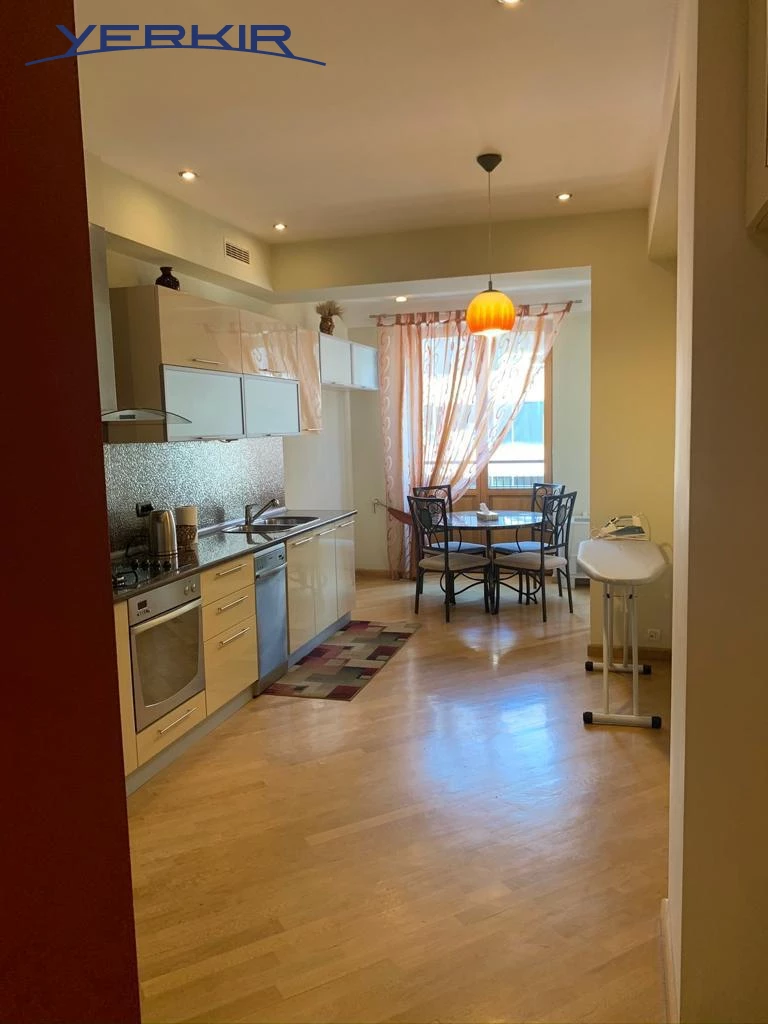 Apartments Code: 5+409909