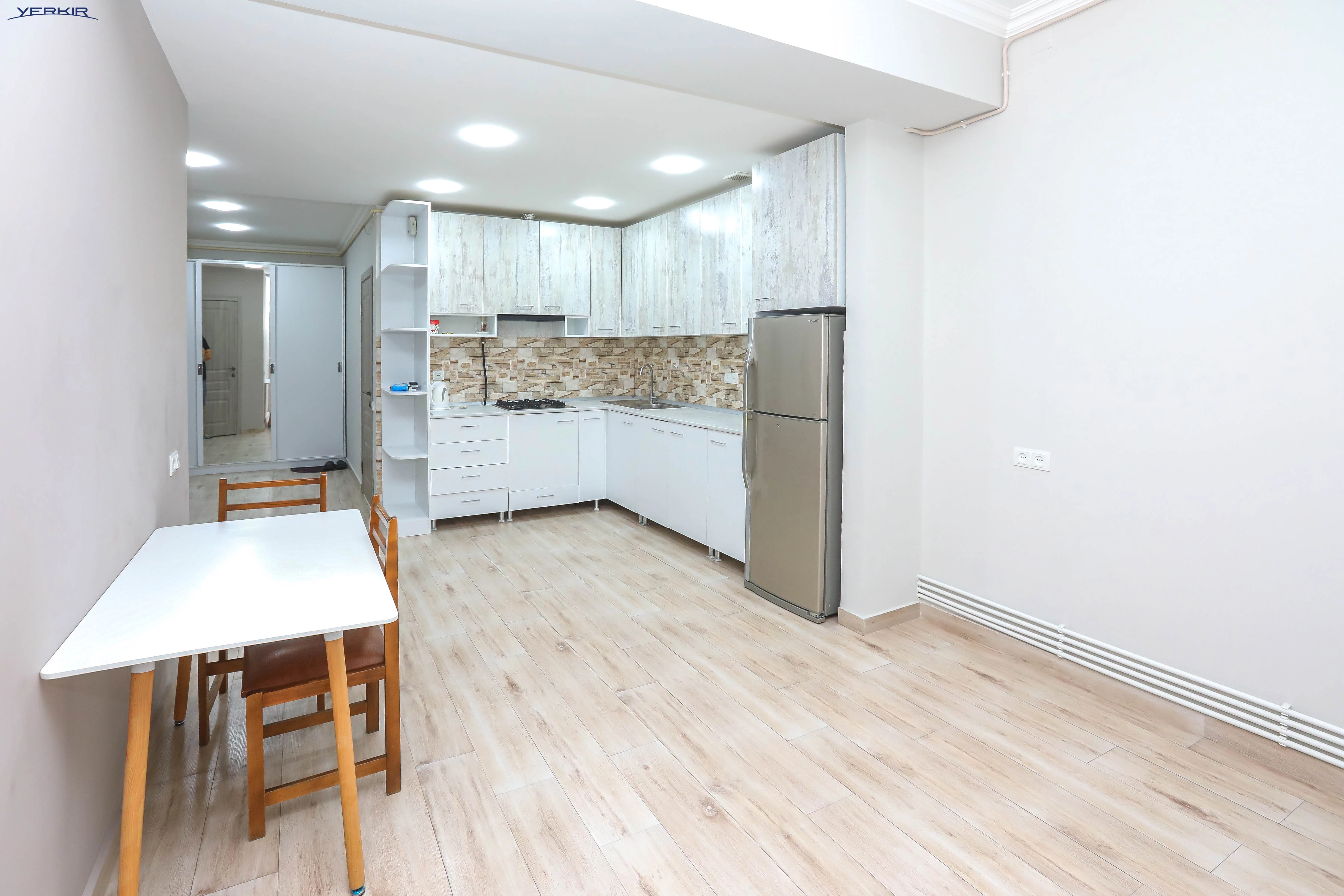 Apartments Code: 10+320598