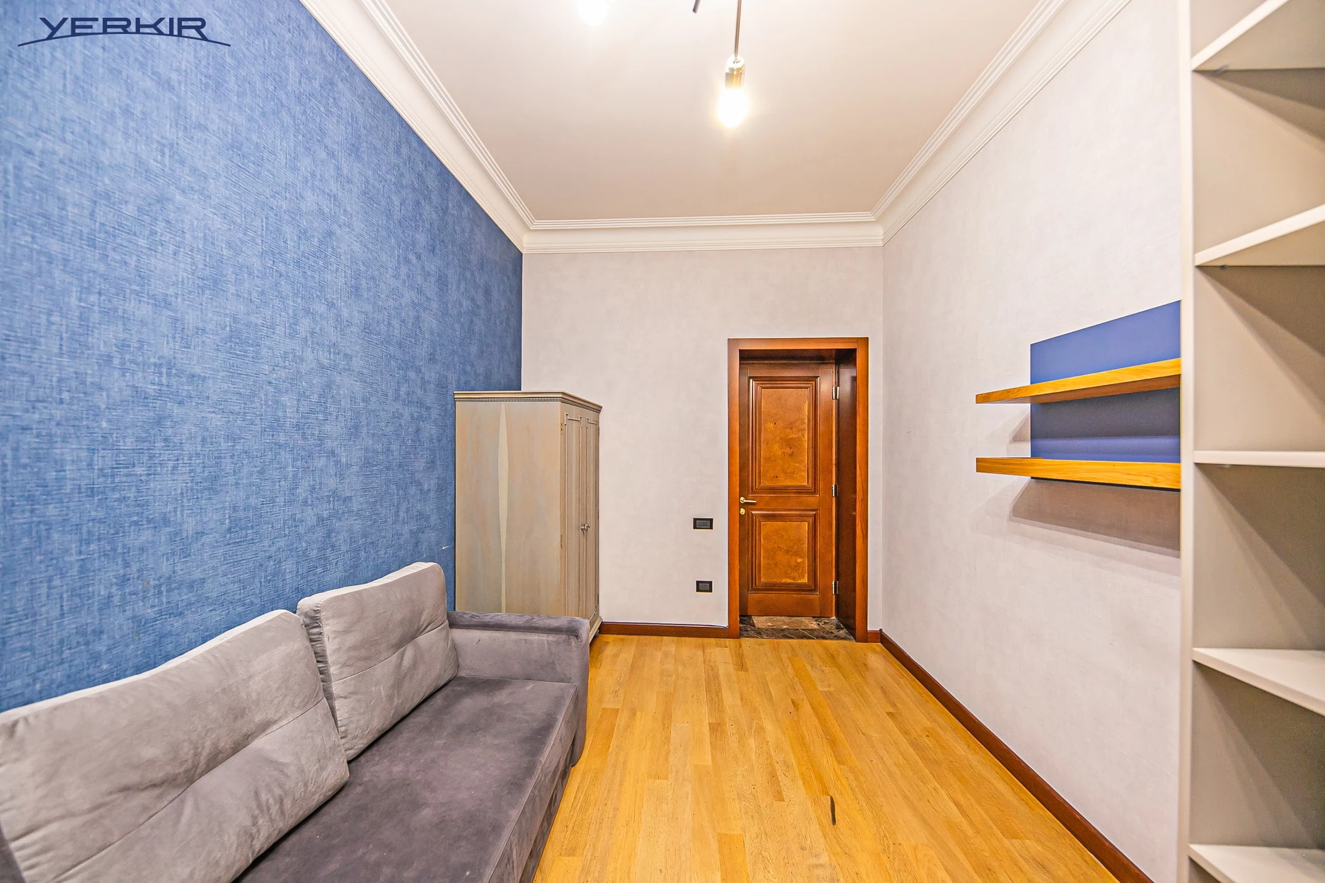 Apartments Code: 5+418185