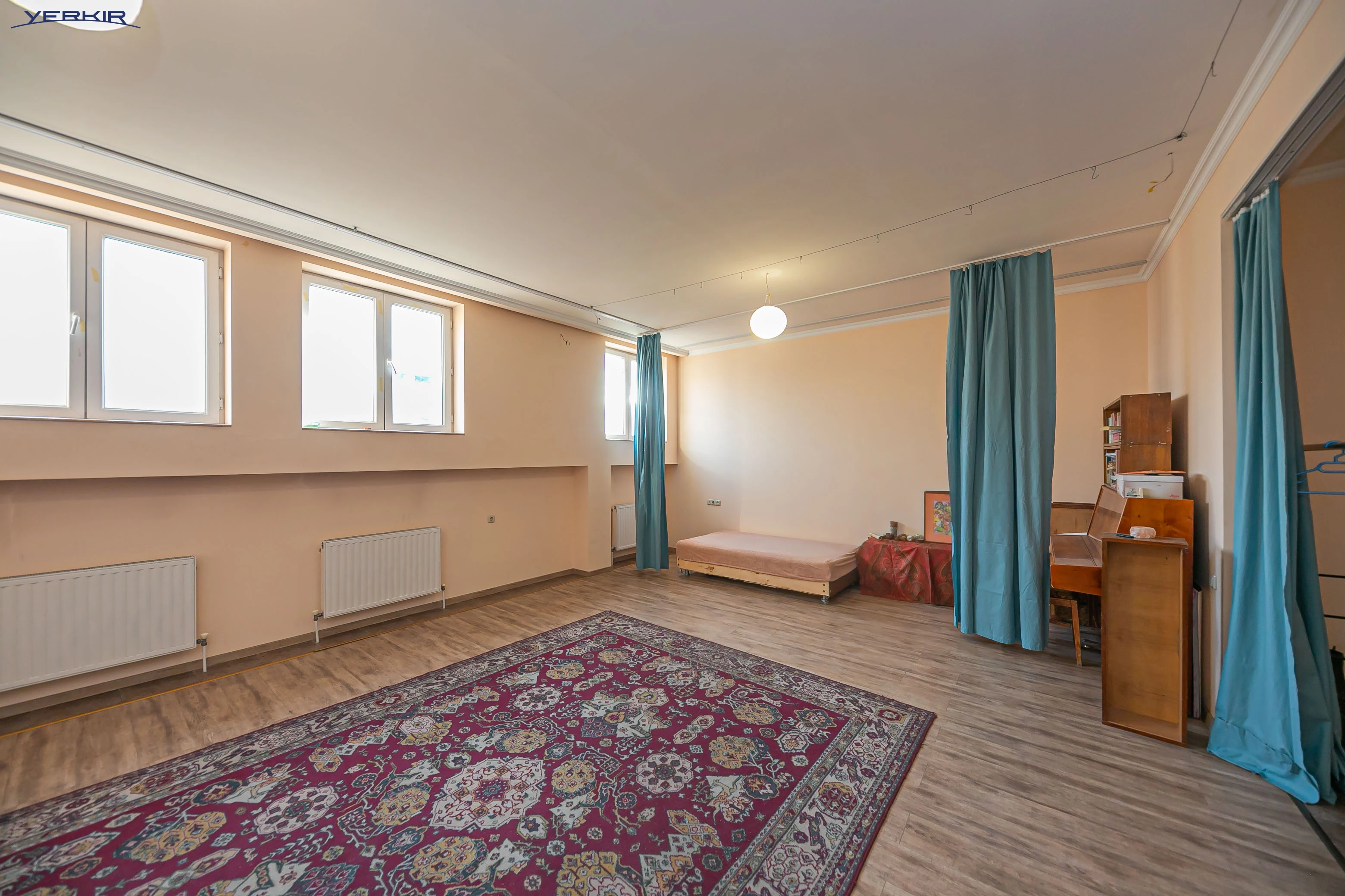 Apartments Code: 5+321677