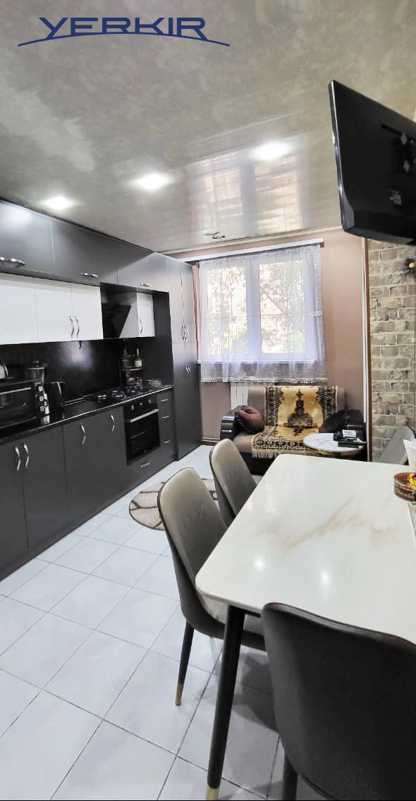 Apartments Code: 10+2128646