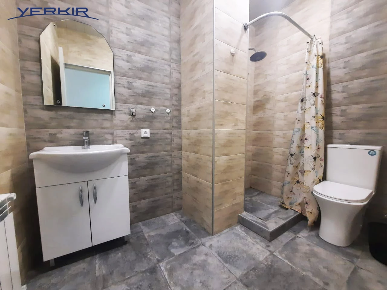 Apartments Code: 5+414837