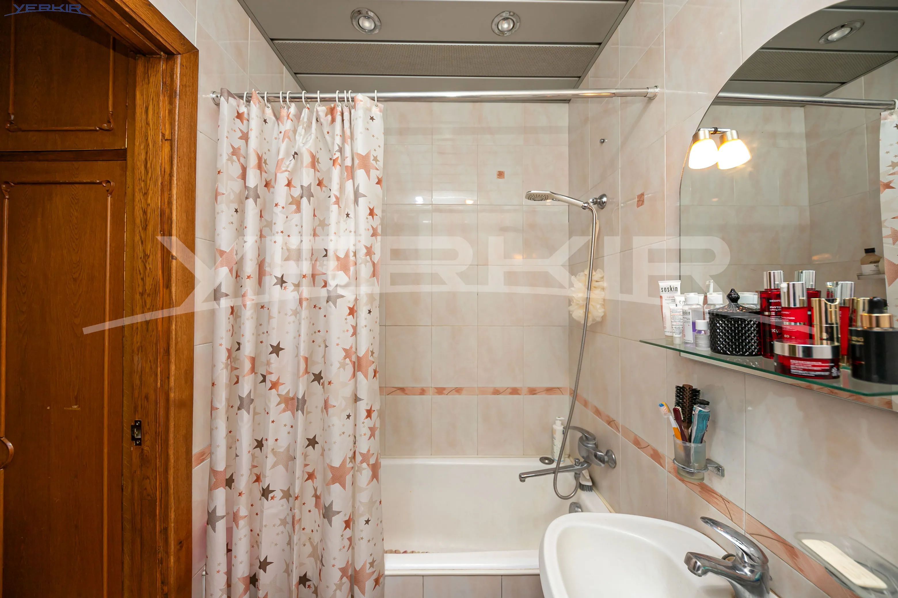 Apartments Code: 1+8512796