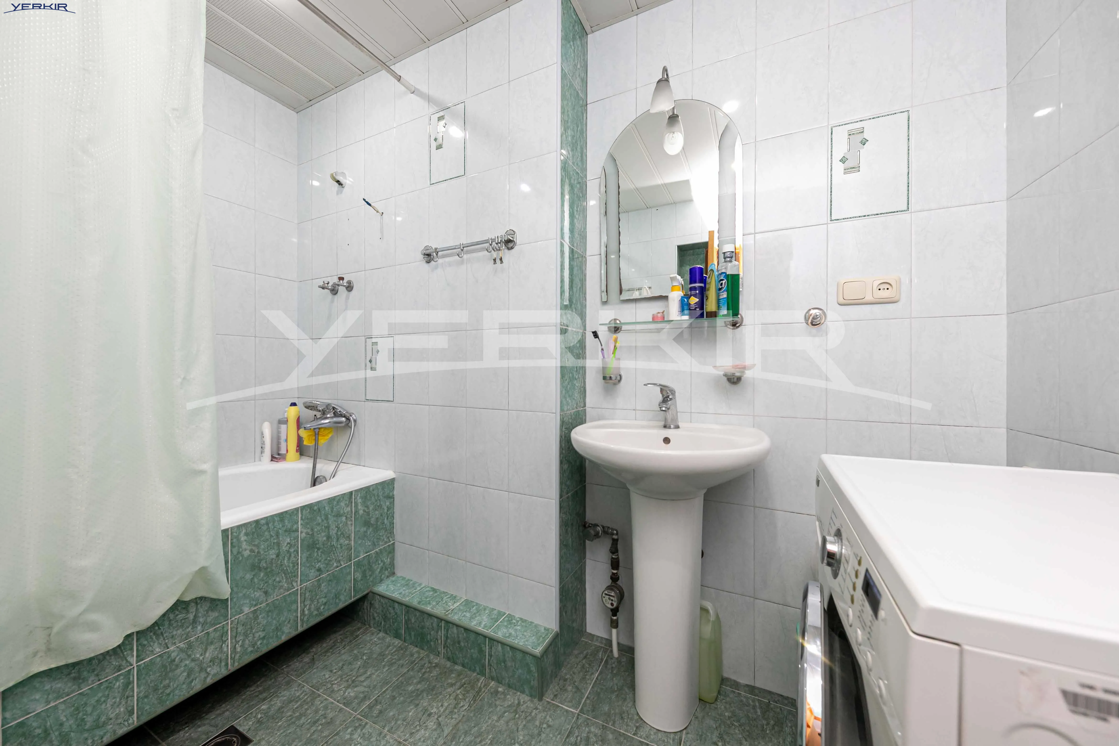 Apartments Code: 10+3472639