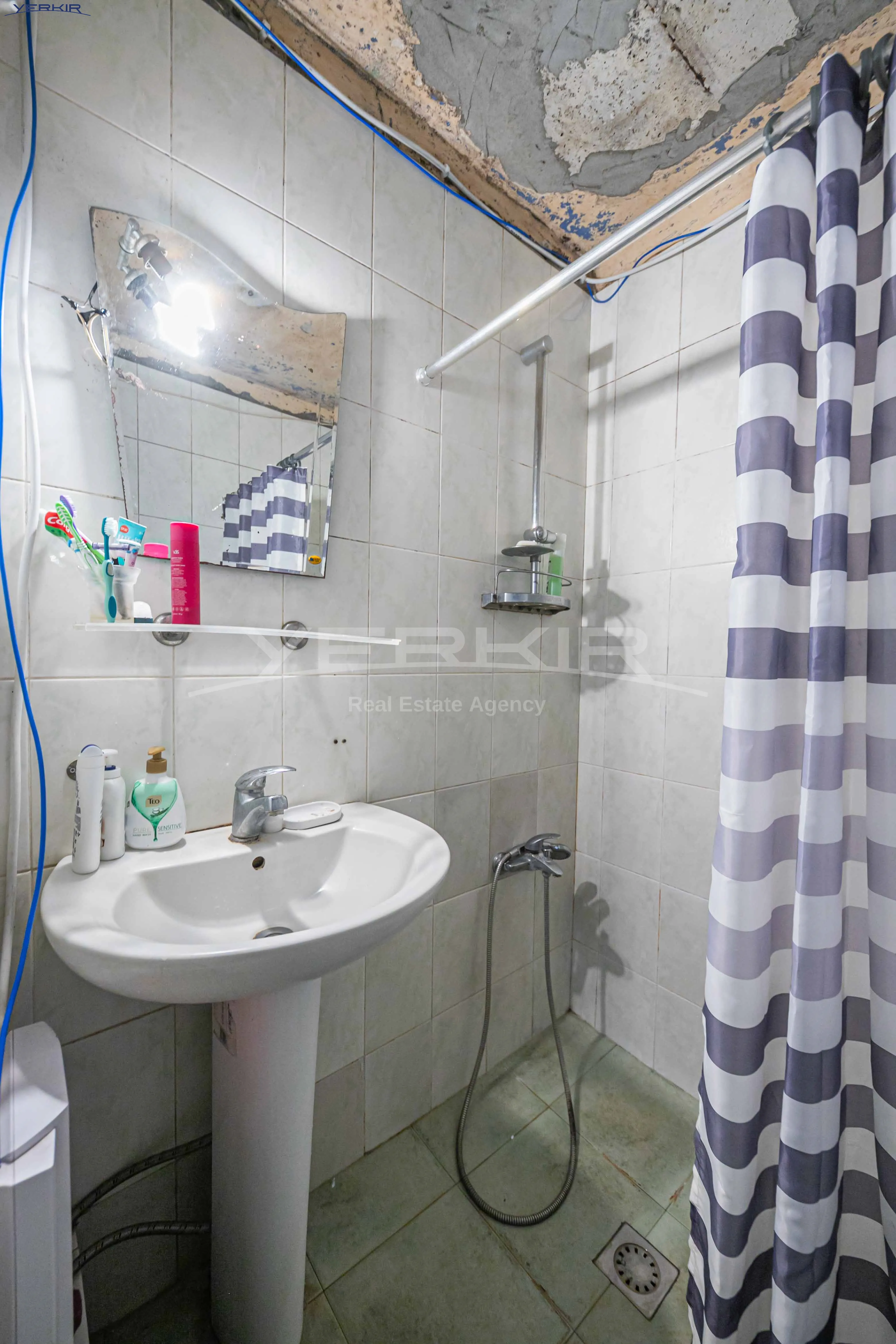 Apartments Code: 5+2288851