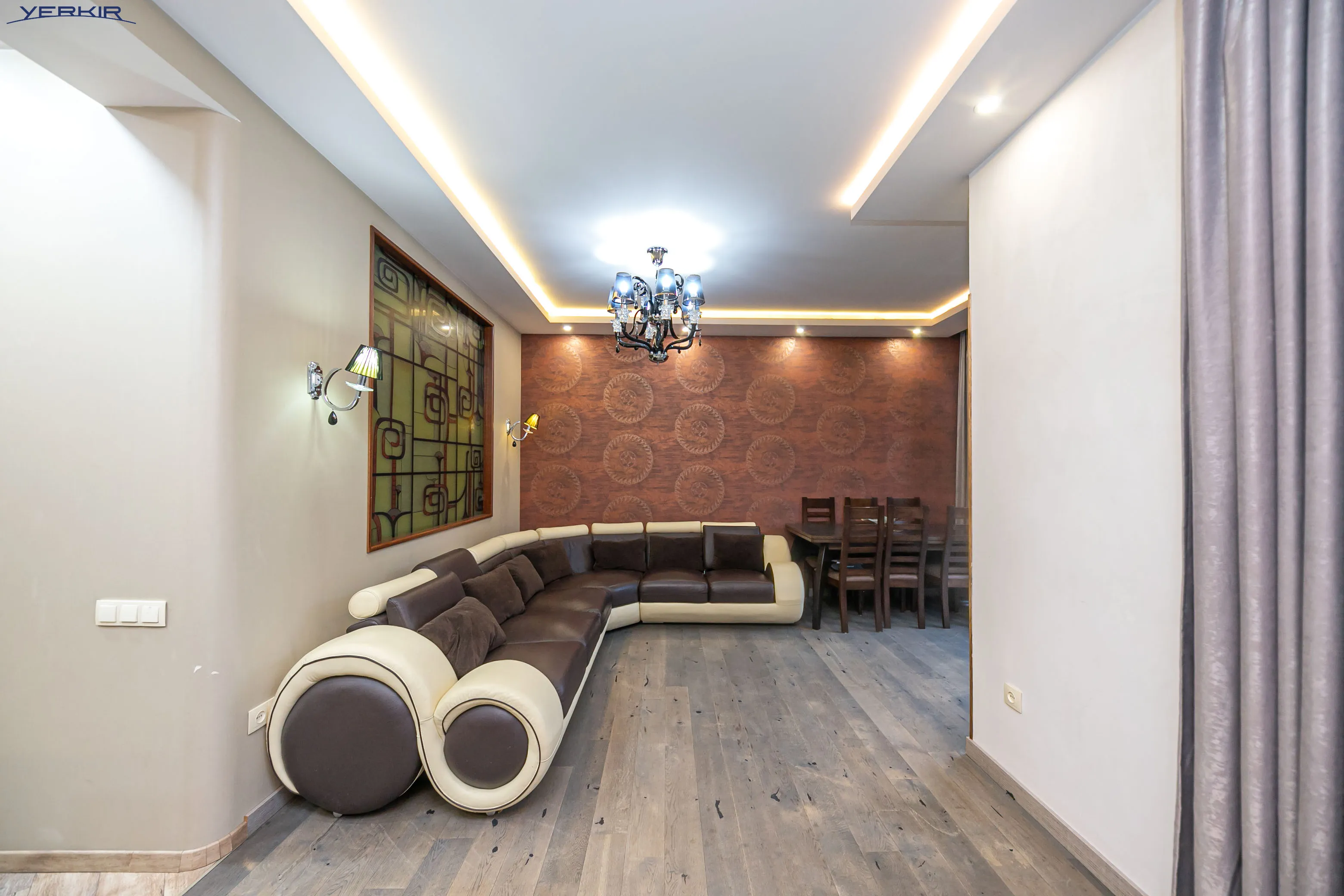 Apartments Code: 9+3621224