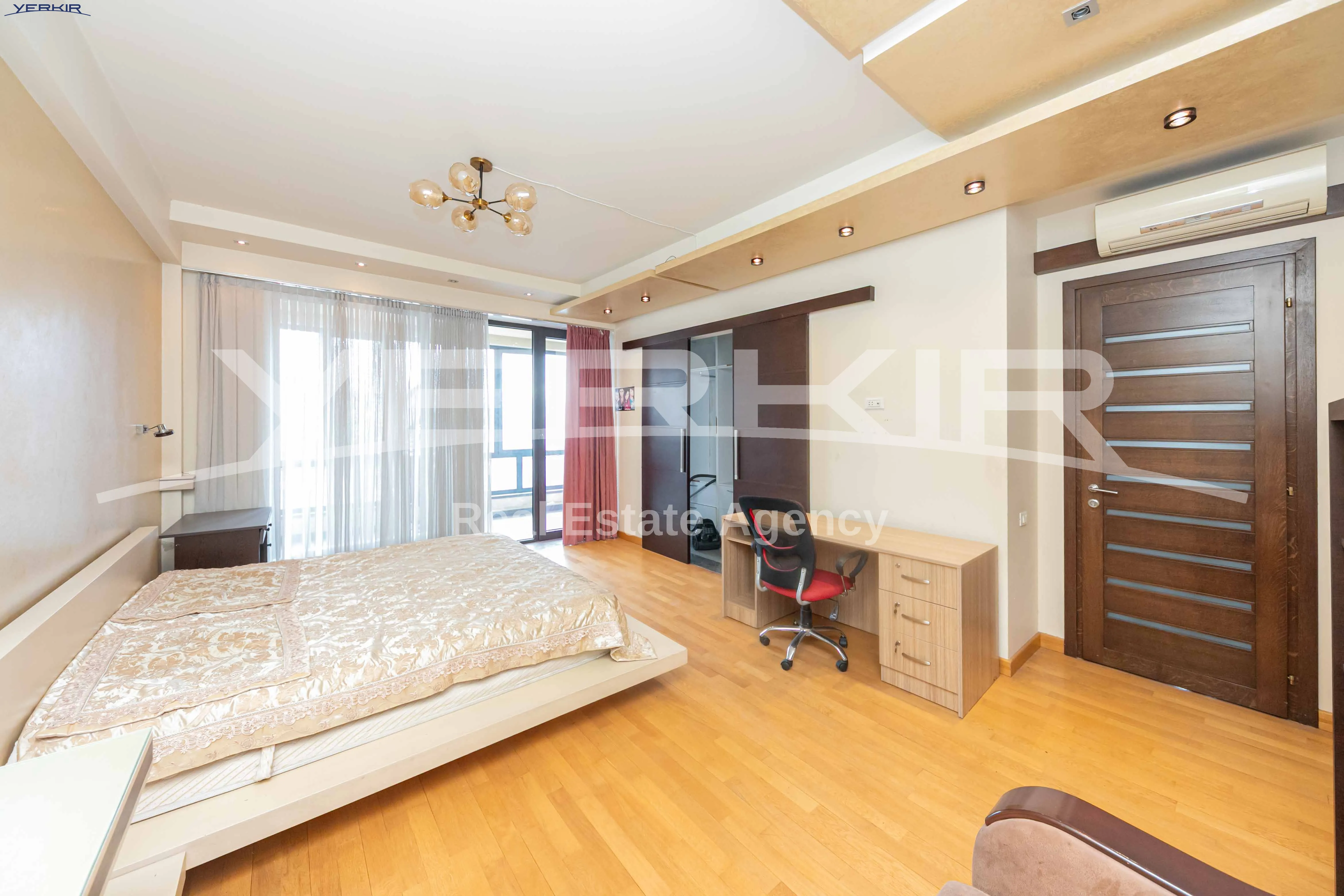 Բնակարաններ Կոդ` 3+8718120