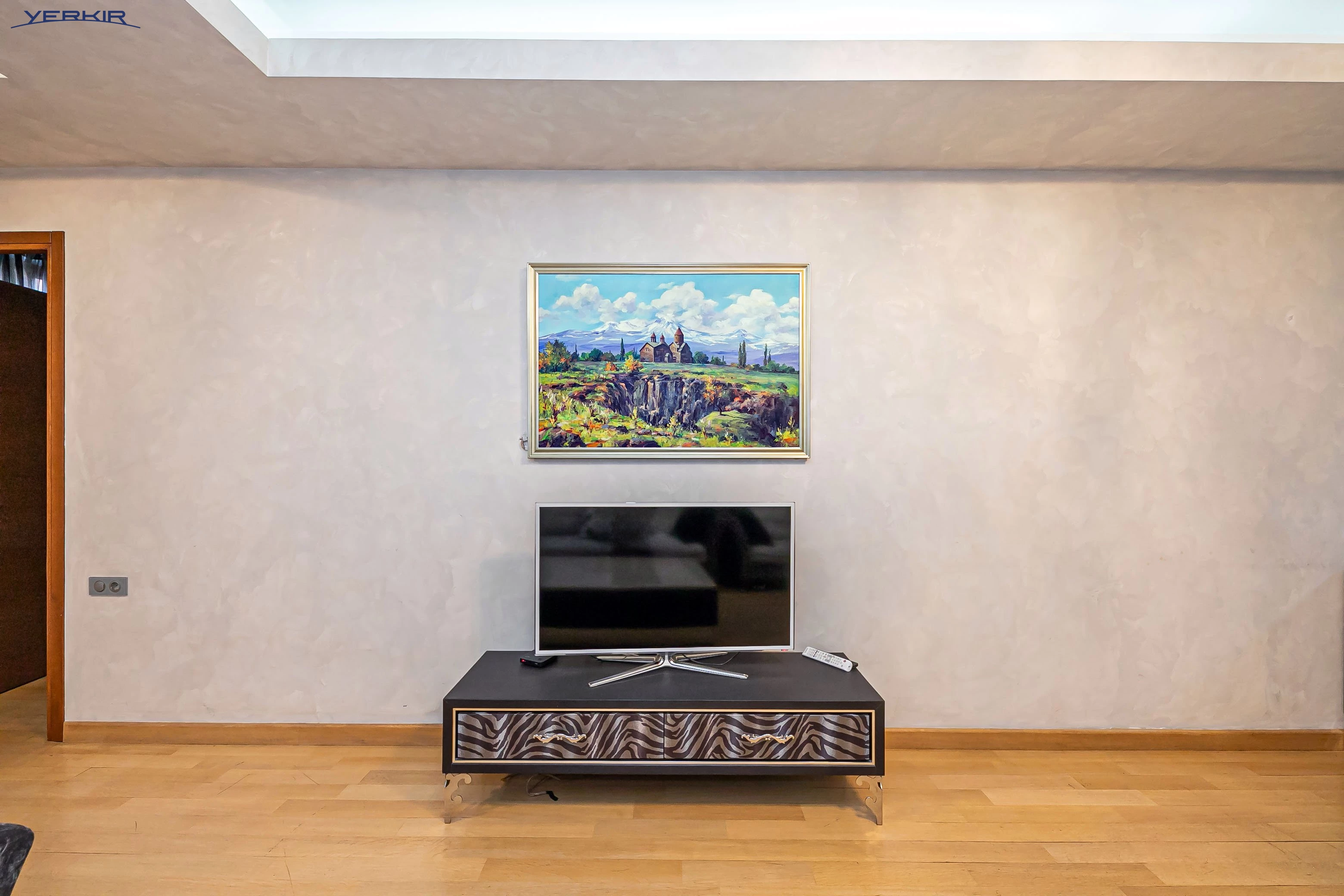 Apartments Code: 9+219804