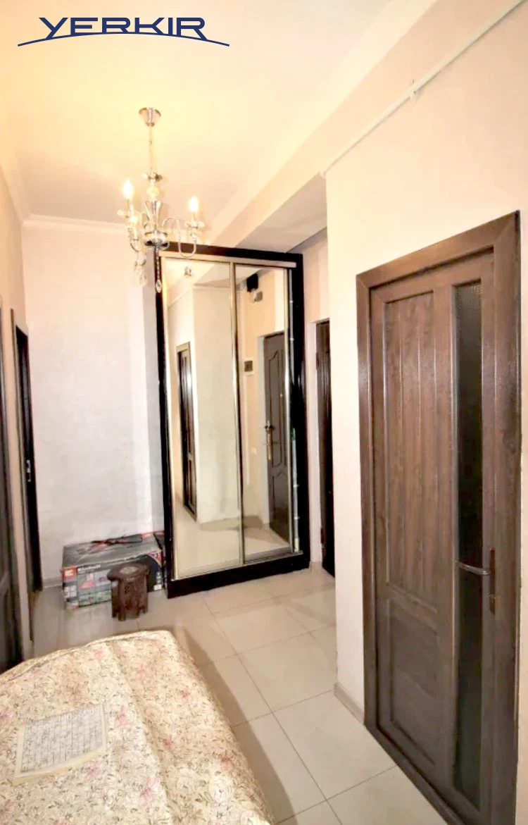 Apartments Code: 8+309349