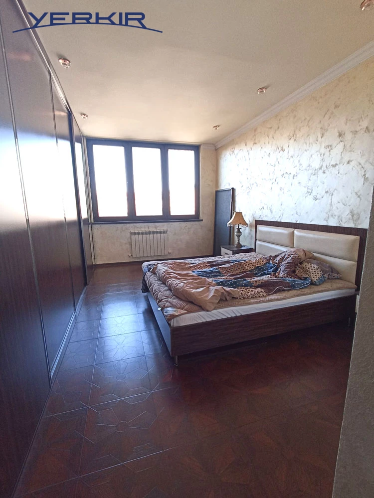 Apartments Code: 10+208393