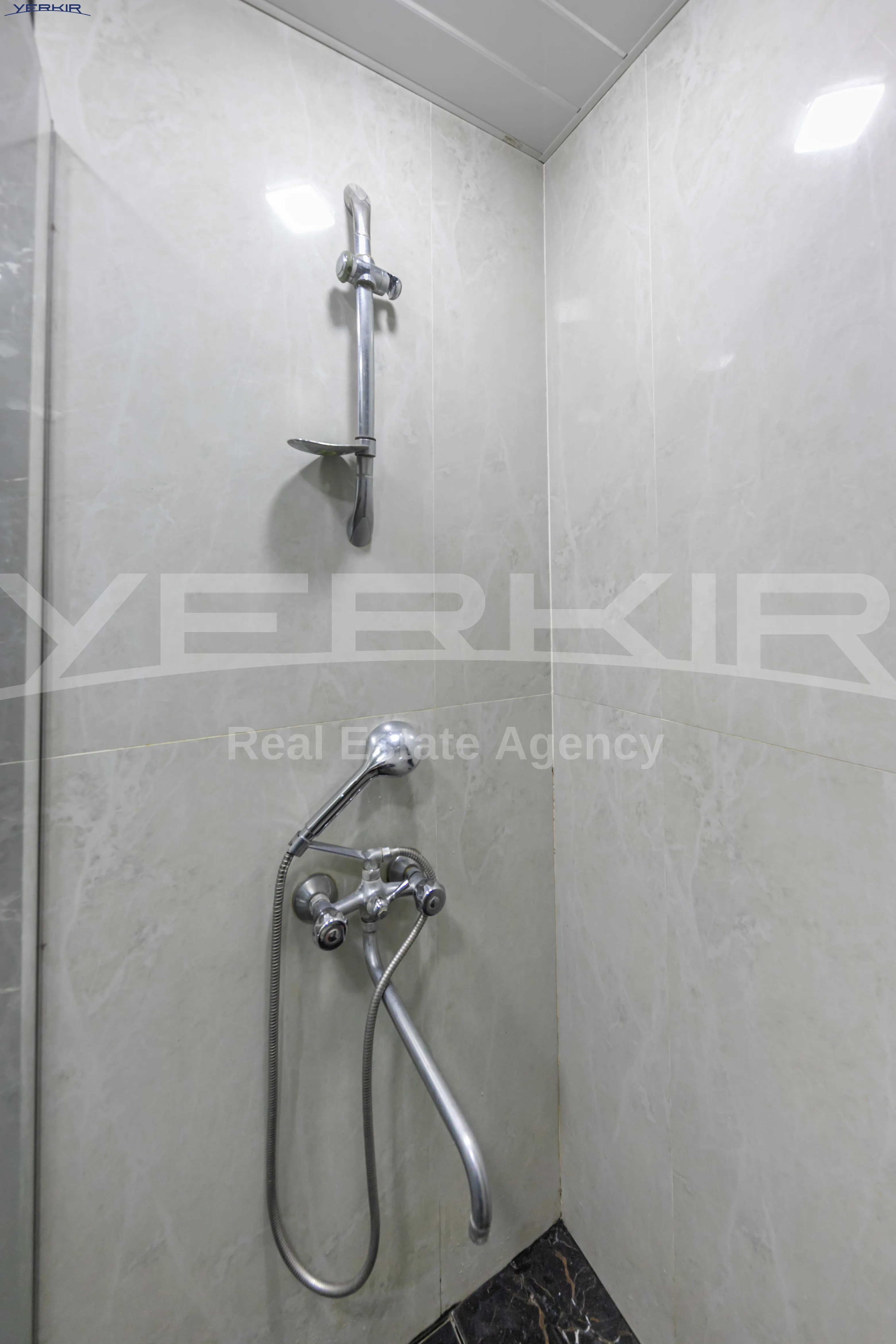Apartments Code: 5+2270137