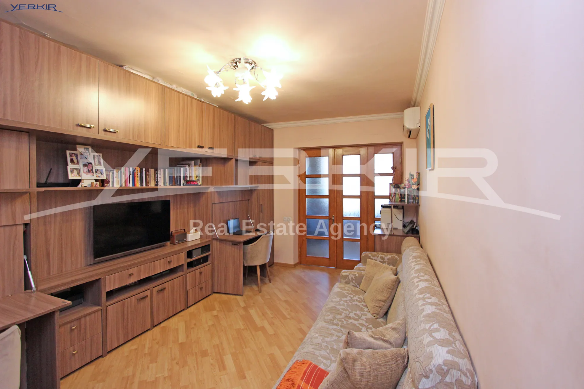 Apartments Code: 1+1842139